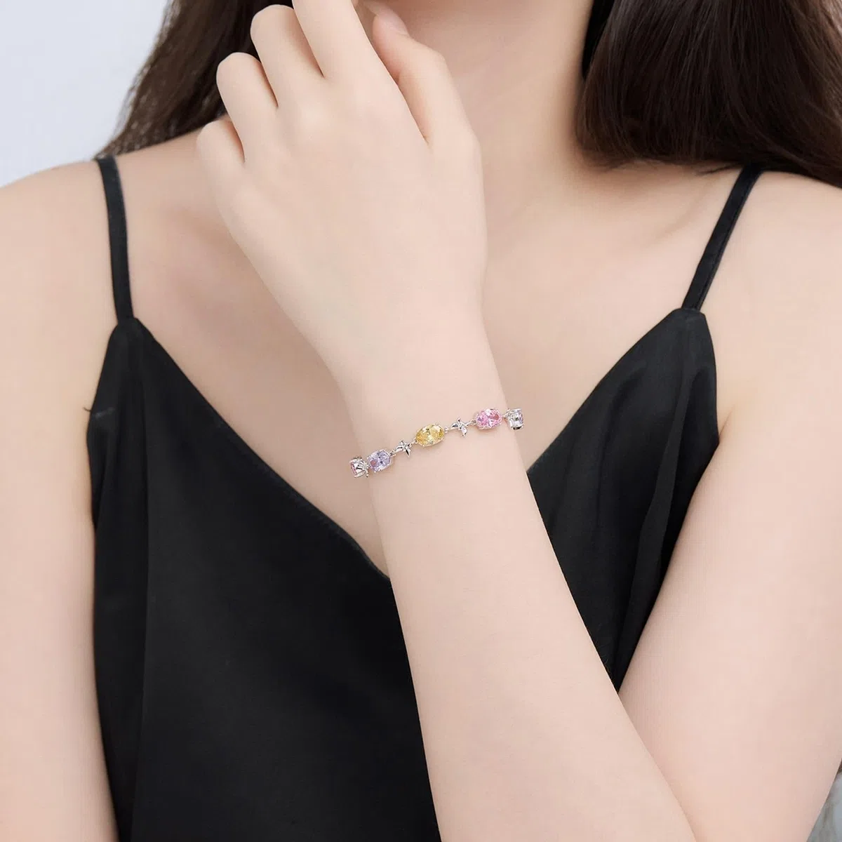 Pulsera de oro blanco de 9 quilates con amatista ovalada lila, mariposa Au375, 19 cm