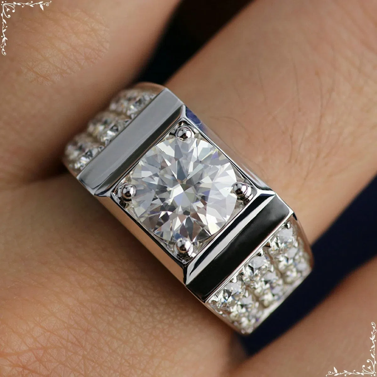 Wycian Anillo de compromiso para hombre con grabado, moissanite anillo hombres de oro blanco de 14 quilates moissanite 1ct talla redonda blanco personalizado para boda