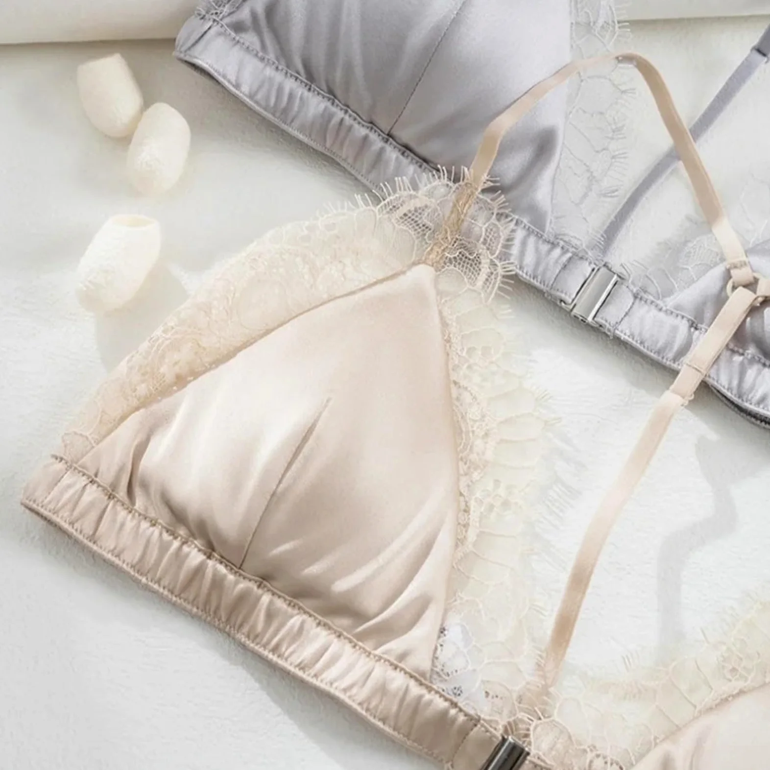 Sujetador de Encaje for Mujer del 93% Seda el 7% Spandex, Bralette con Cierre Delantero Copa Triangular sin Hilos, Ropa Interior