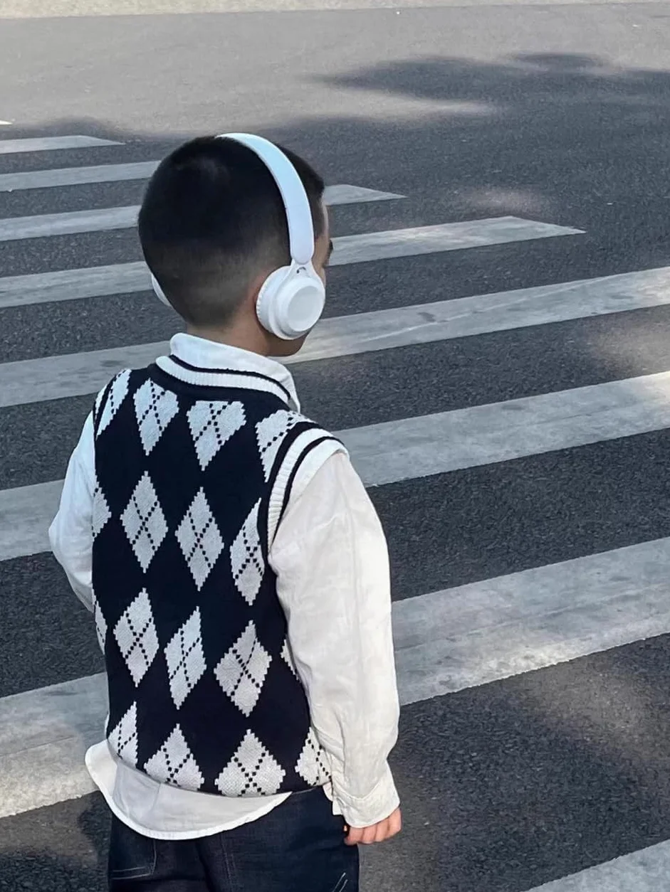 LOLANTA Chaleco de Punto sin Mangas Cuello en V para Niños 5-11 años