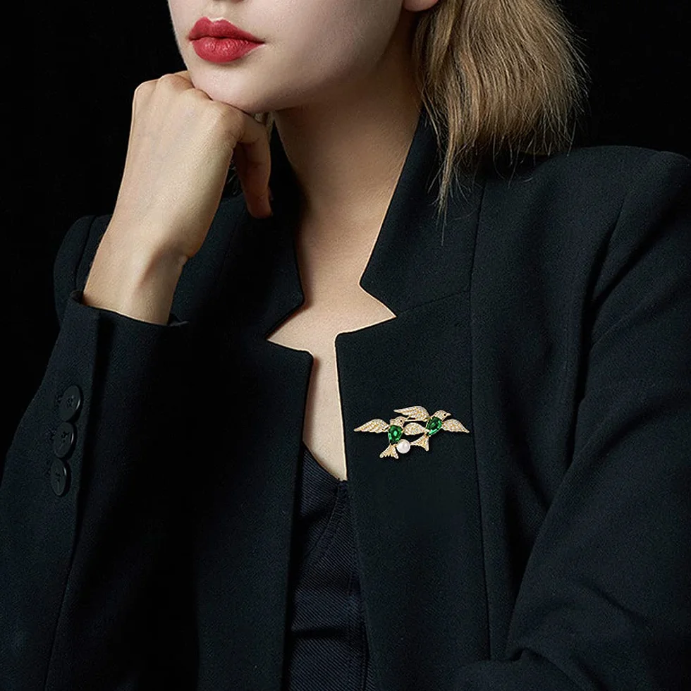 Broche con Forma de pájaro para Mujer, de Moda, para Solapa, con diseño de Doble Golondrina Volando y Perlas de imitación.