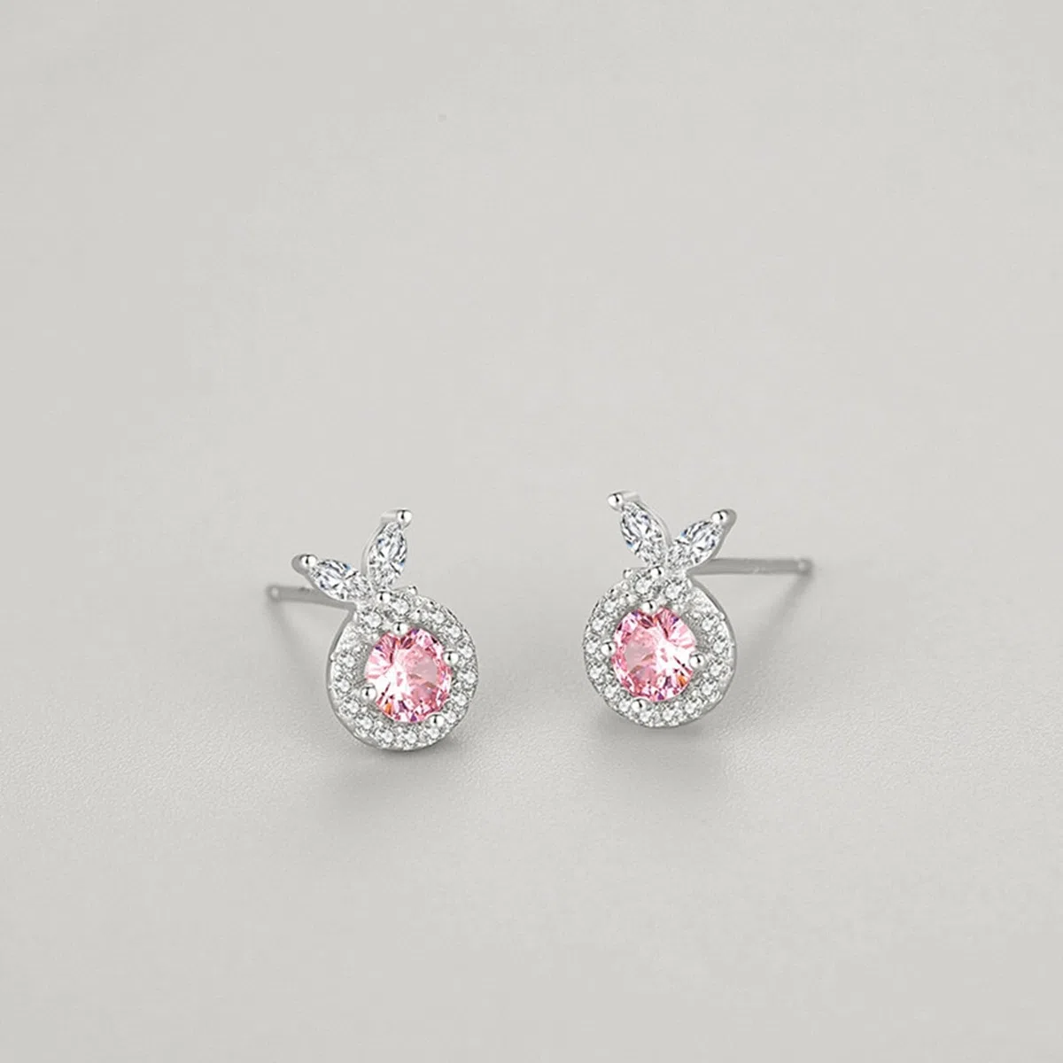 Pendientes de tuerca de oro blanco de 18 quilates para mujer, aretes de tuerca de moissanita de zafiro rosa creado AU750 para ella