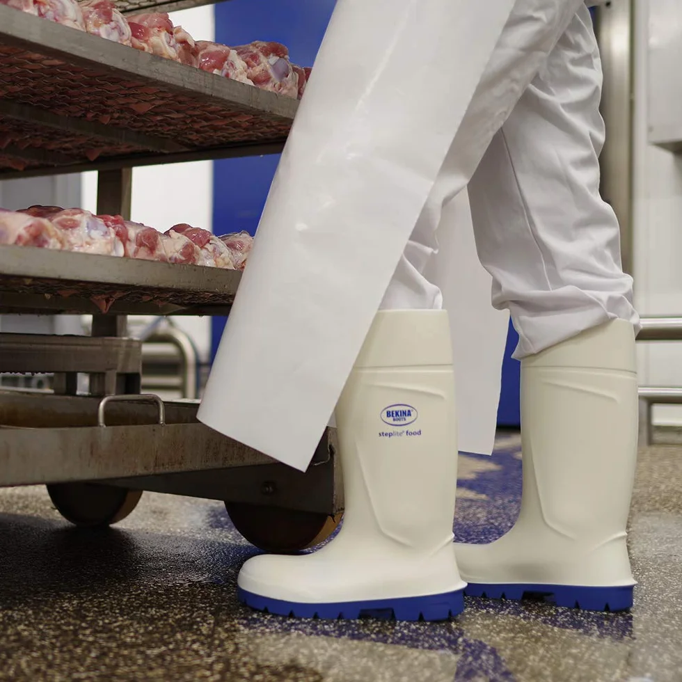 Botas de Seguridad con Puntera de Acero para la Industria alimentaria, fáciles de Limpiar y desinfectar, Incl. Suela incrustada para pies Secos, Gran Comodidad de Uso, Blanco, EU 36