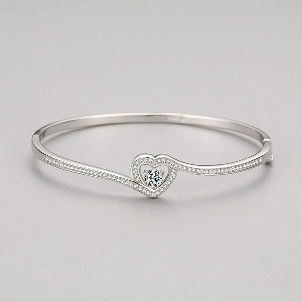 Pulsera de novia, madre e hija, corazón retorcido con moissanita, oro blanco y platino 950
