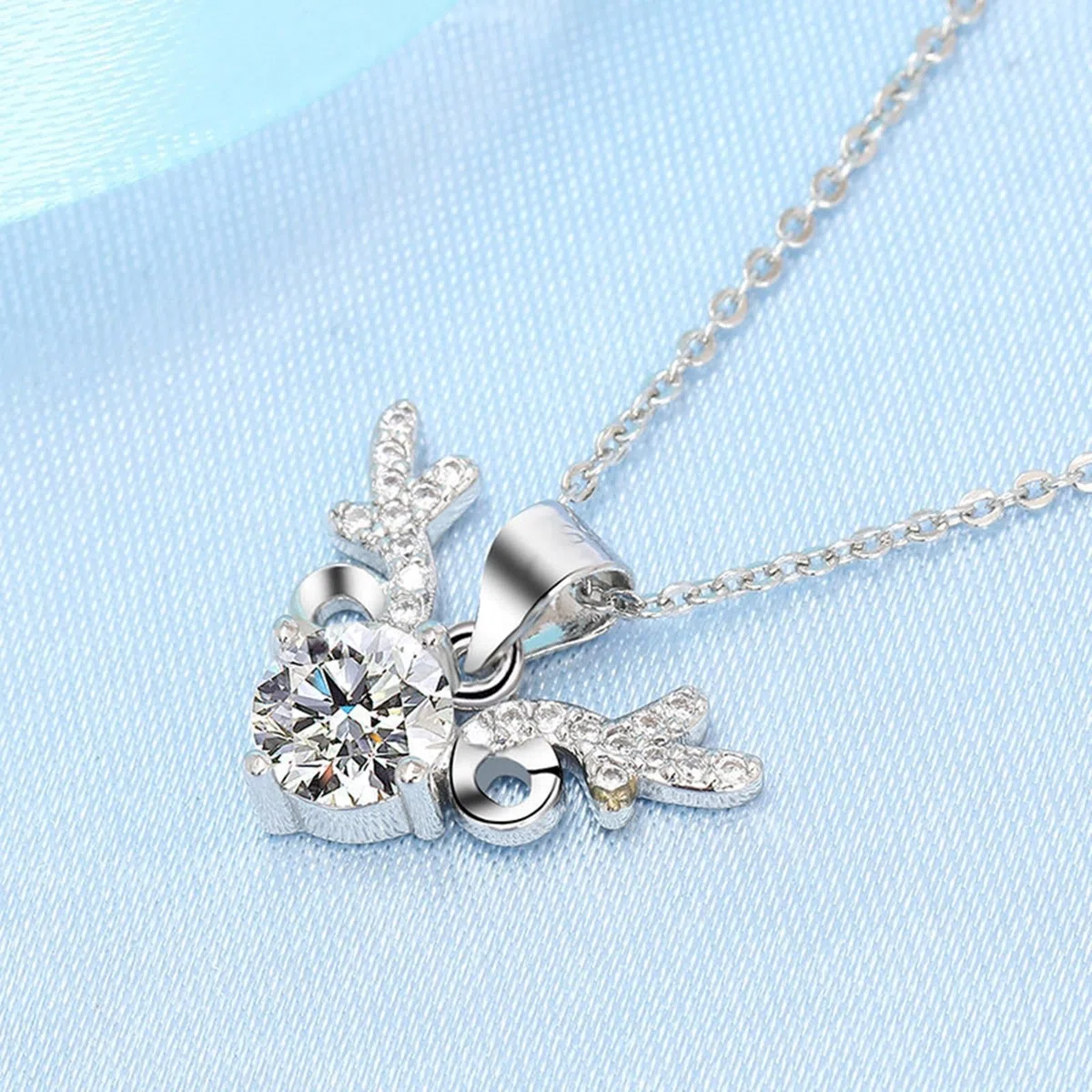 Collar de ciervo para mujer, oro blanco de 9 quilates para mujer, collar con colgante de diamante de laboratorio de ciervo para ella