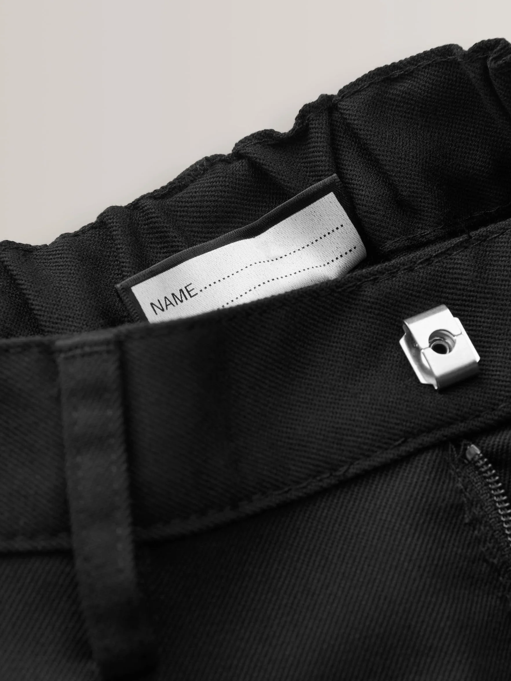 NEXT Niños Pantalones Escolares con Pinzas Corte Estándar