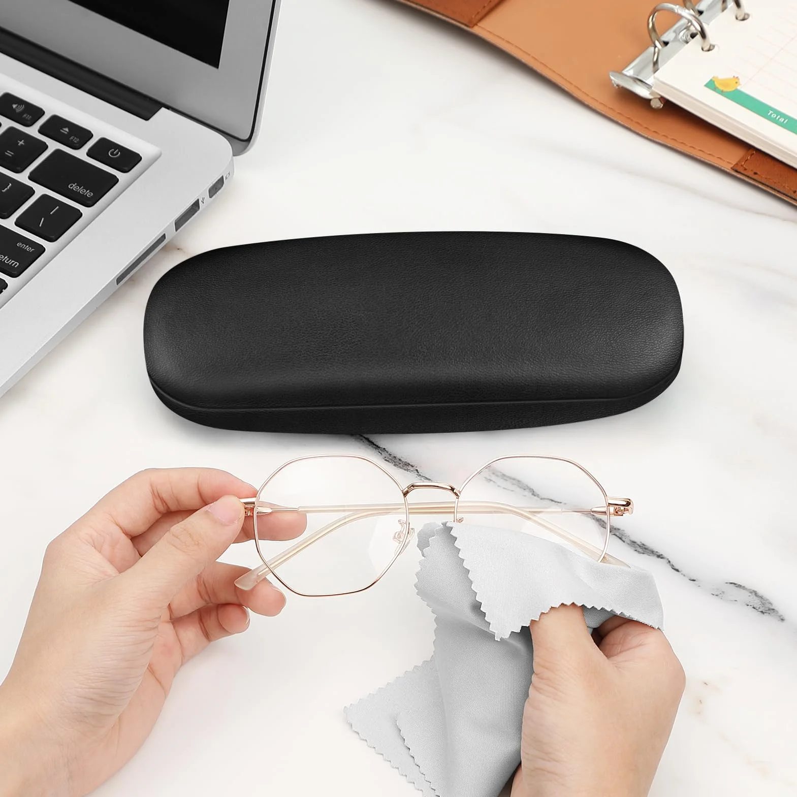 FINTIE Funda Gafas Rígida de Cuero y Sintético Estuche con Pañuelo Limpia Gafas