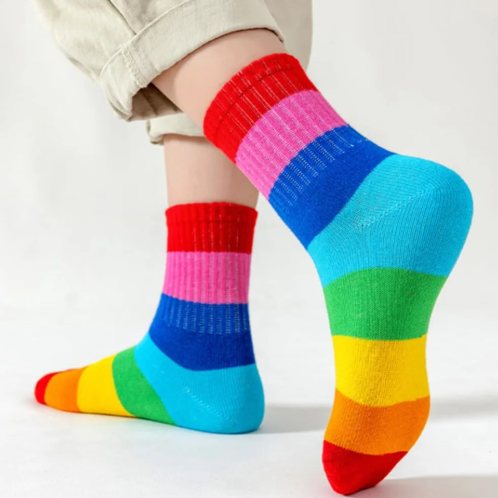 AKAMAS 5 pares de calcetines de ocio a rayas coloridos para niños y niñas, calcetines deportivos con patrón de rayas de arco iris para niños