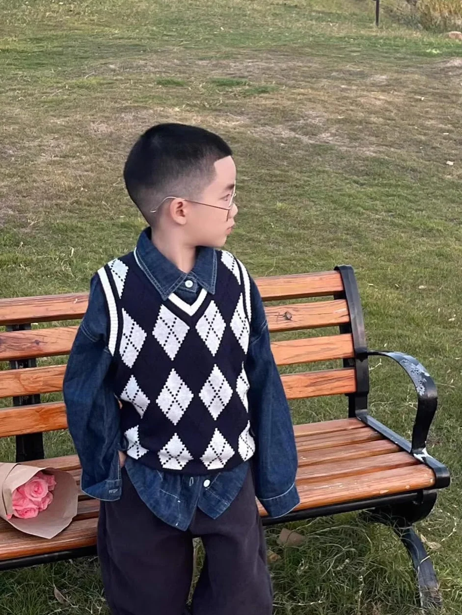 LOLANTA Chaleco de Punto sin Mangas Cuello en V para Niños 5-11 años