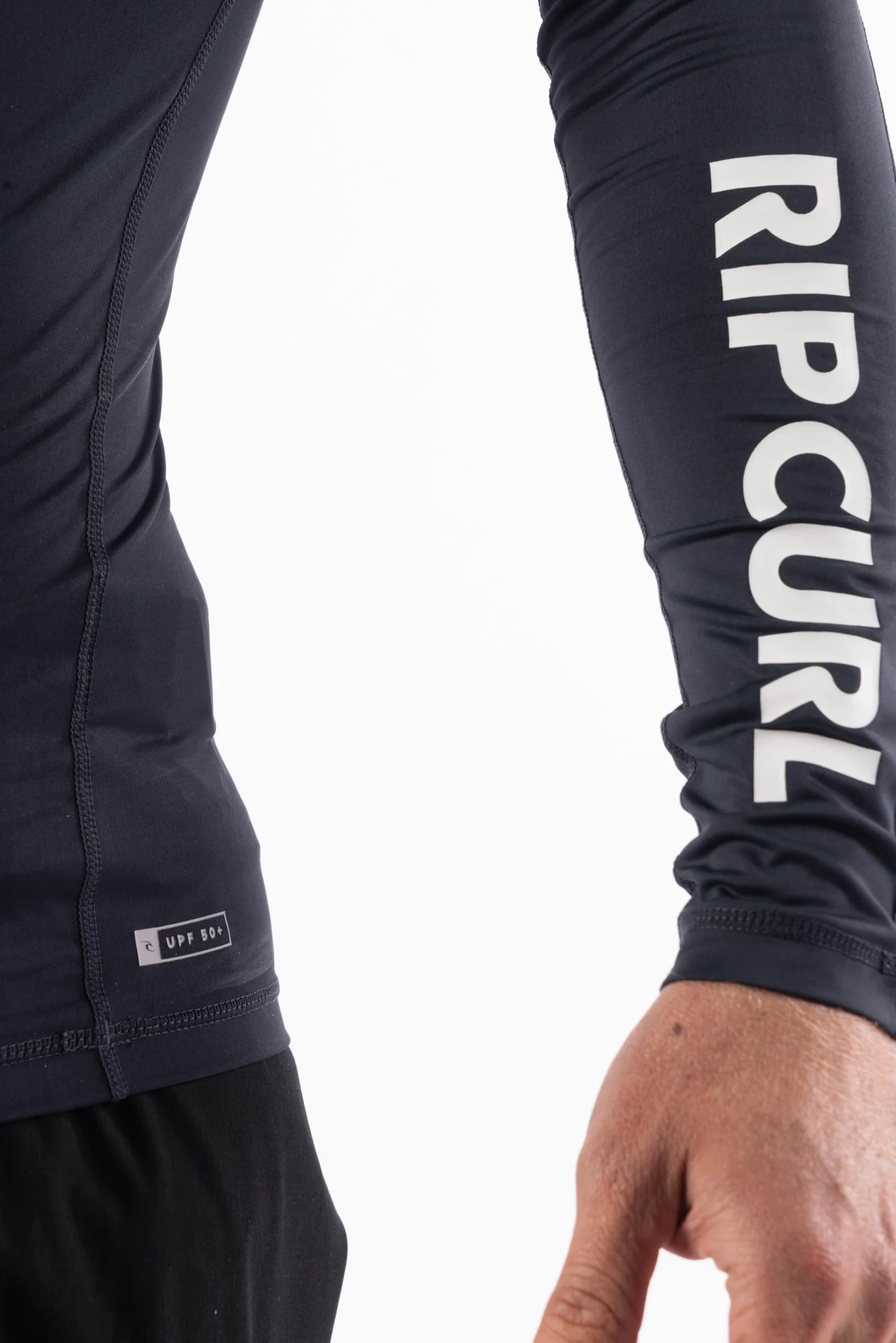 RIP CURL Long Sleeve Rashguard - UPF 50+ Sun Protection Surf Shirt, Tight Fit Rash Vest Camisa de protección de Sarpullido Hombre