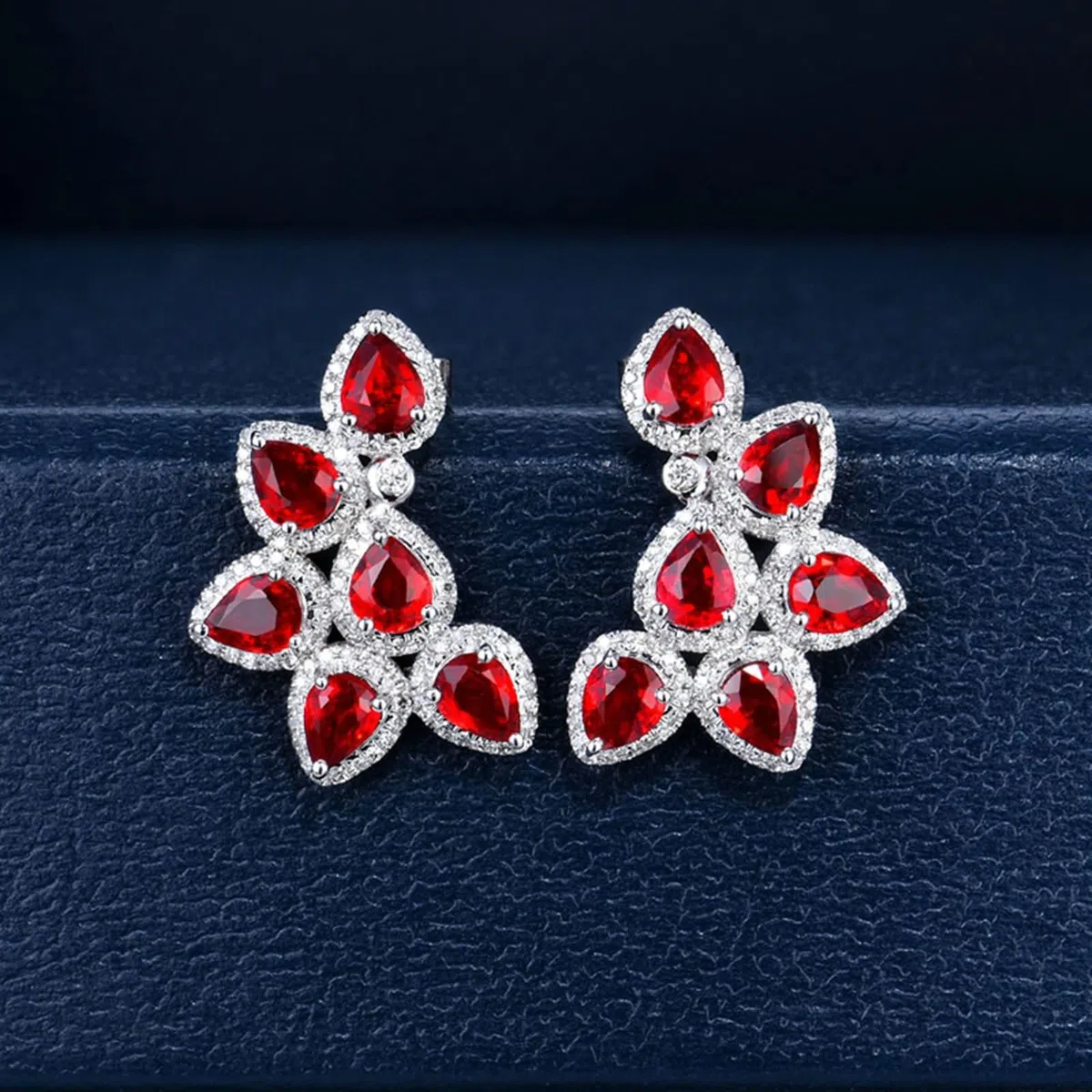Pendientes Oro Blanco de 9 K / 14 K / 18 Kilates Mujer, Gota de Agua con Rubí Creado y Diamante, Pendientes de Mujer Plata Rojo