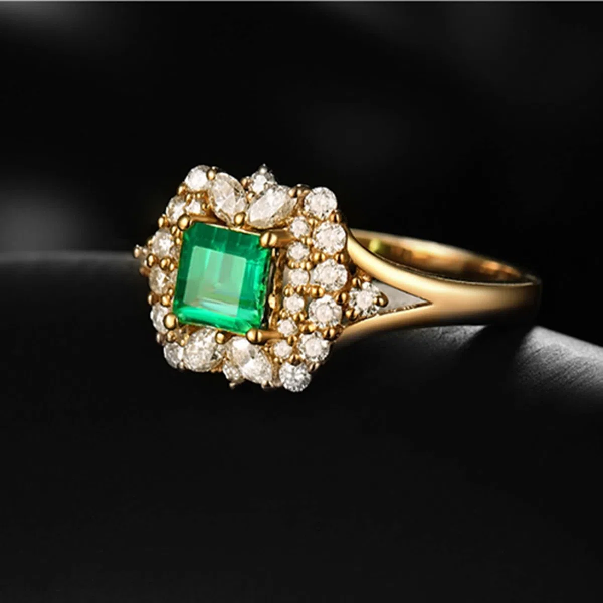 Anillo Esmeralda, Anillos Mujer Joya Oro Amarillo de 18K Esmeralda Cuadrada de 4 Puntas de 0,59 ct Con Diamante de 0,55 ct para Aniversario