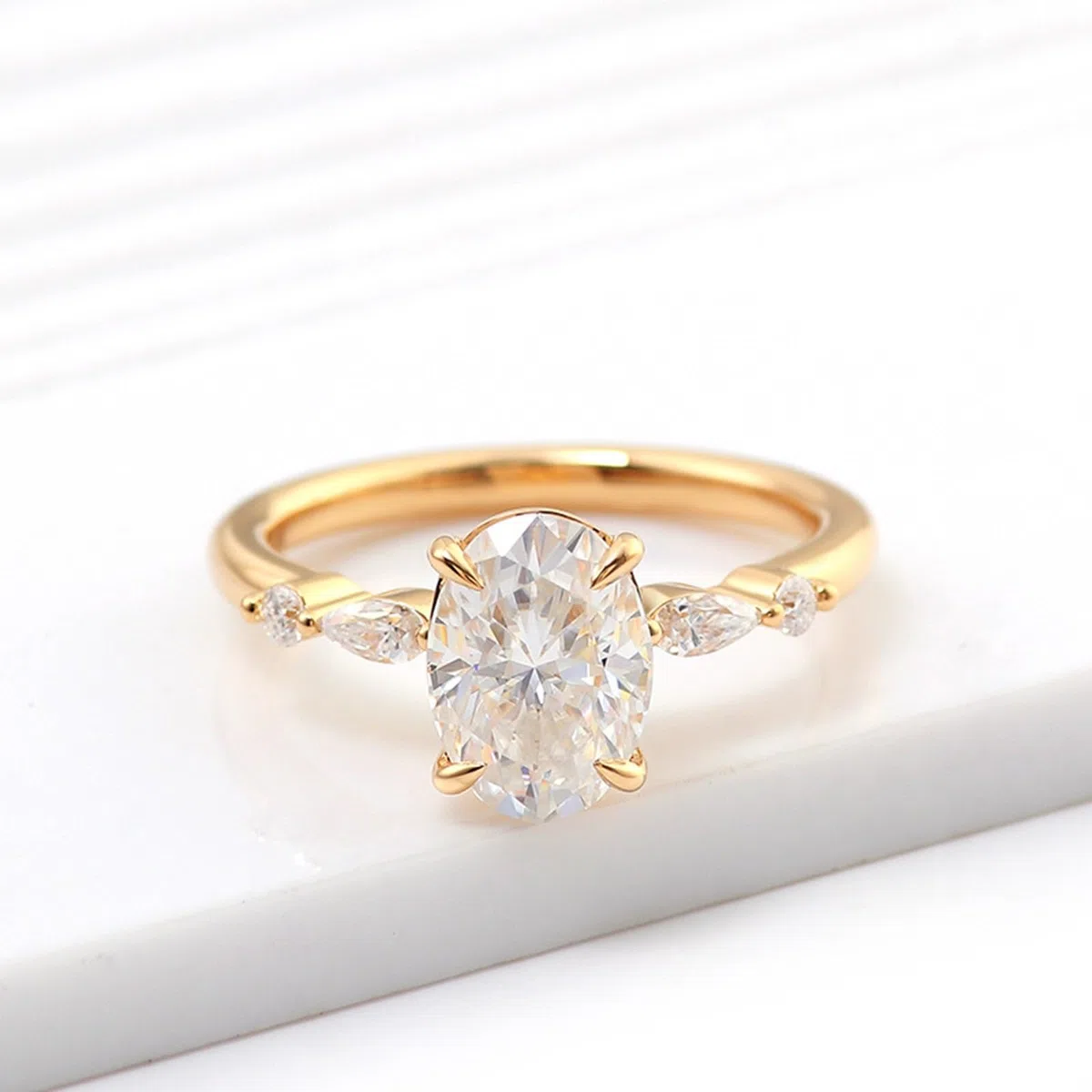 Anillos de oro 375 para mujer, anillo de boda de oro amarillo de 9 quilates, ovalado, anillos de compromiso solitario, anillo de compromiso para mujer con moissanite de 1 ct, color D, VVS1, para