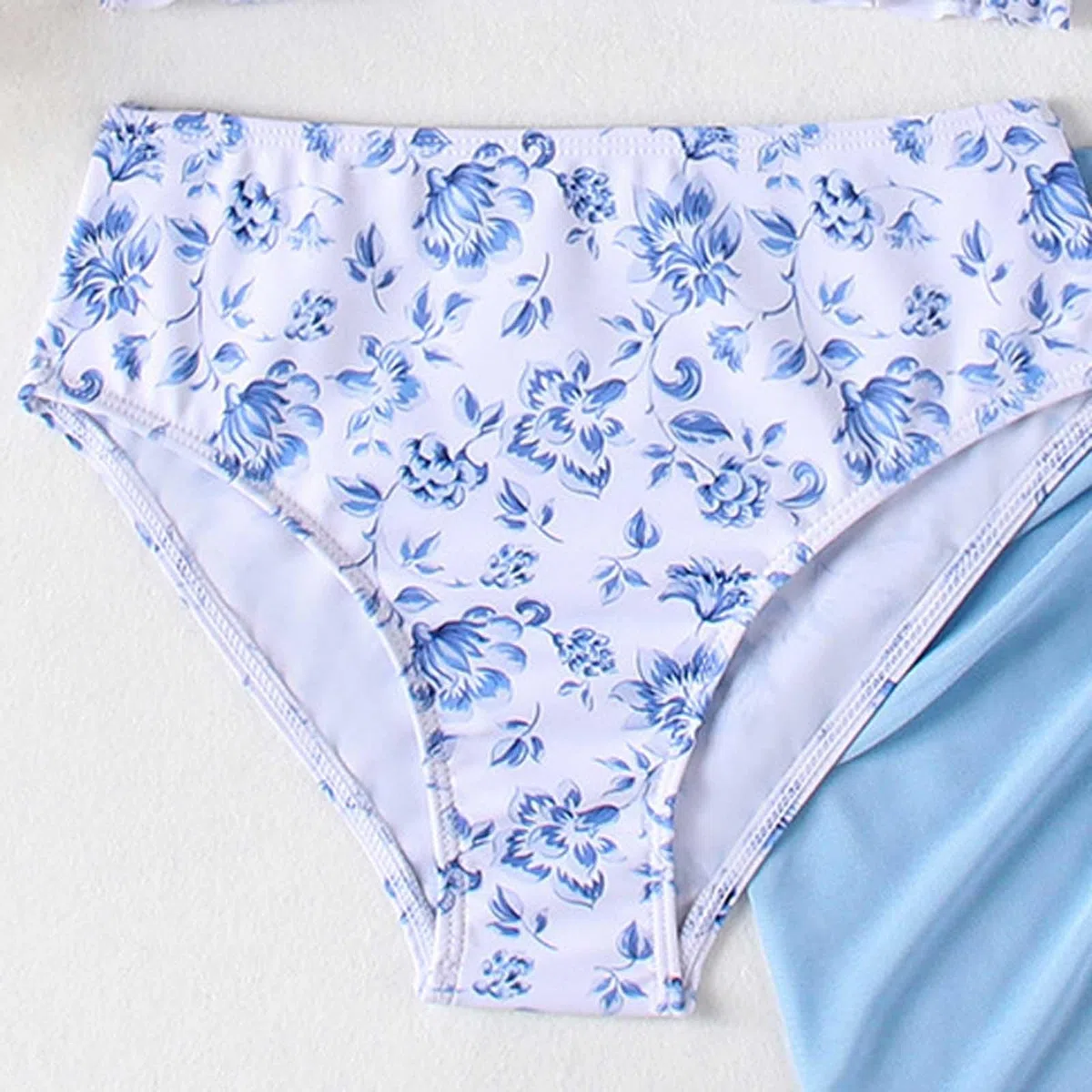 Generisch Juego de bikini de 3 piezas para niña con estampado floral y revestimiento de malla, traje de baño para niños grandes, playa de verano