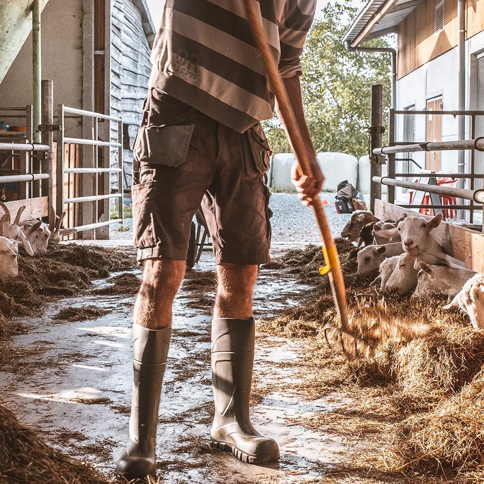 Bekina Bota de Trabajo Robusta para Mujeres y Hombres sin Puntera de Acero de Seguridad, para Uso agrícola, Garantiza una excelente adherencia, protección de Aislamiento -30 Grados, Verde, EU 43