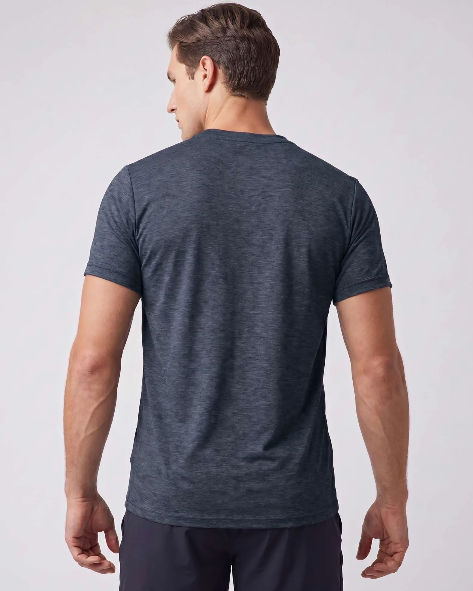 Real Essentials Paquete de 5: camiseta deportiva deportiva para hombre, con cuello en V, ajuste seco, absorbe la humedad