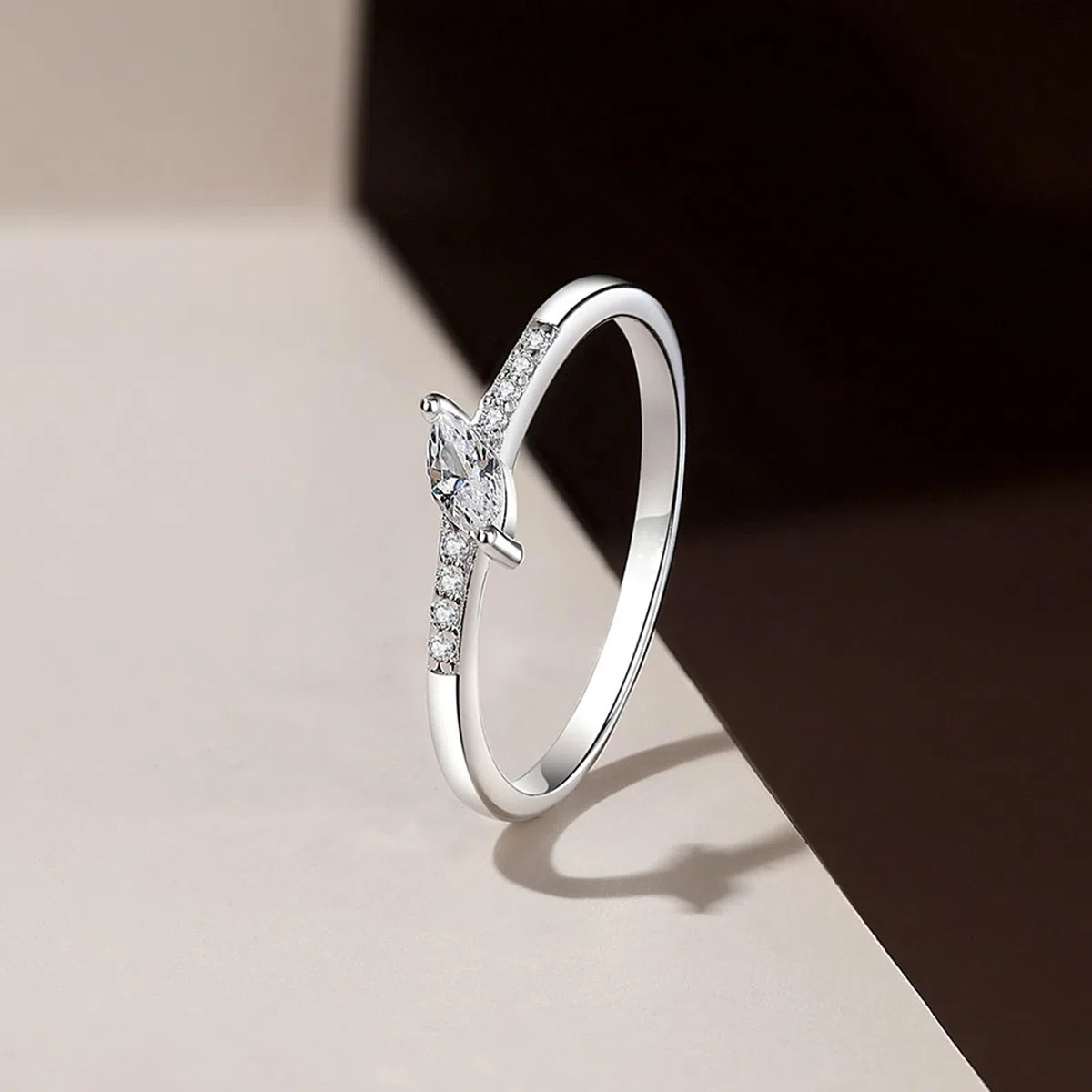 Anillo de boda de oro blanco de 9 K/14 K/18 K/Platino 950, anillo de boda para mujer, 4 x 2 mm, diamante blanco, 0,2 ct