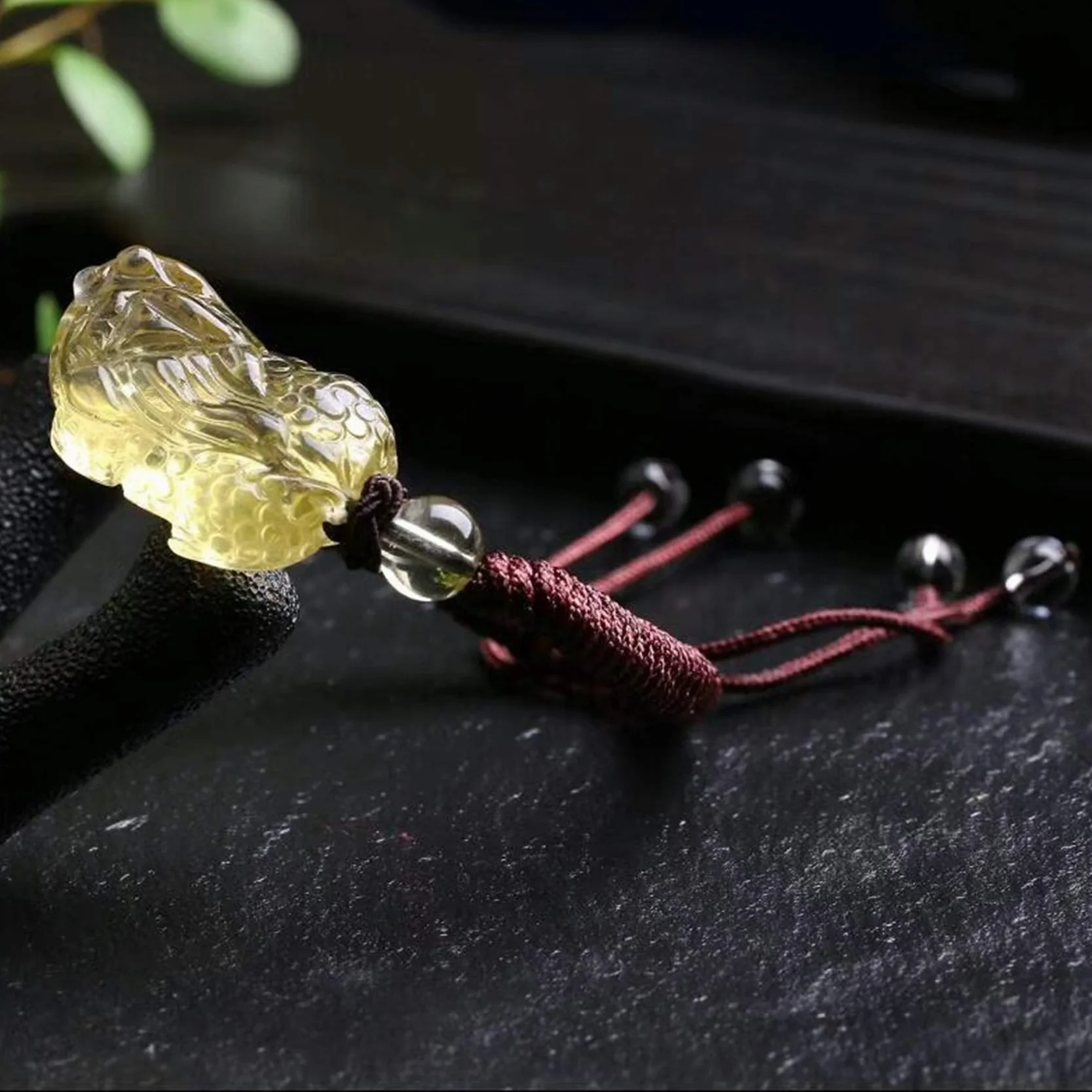 Pulsera Feng, Feng Shui Citrino Cristal Hilo Rojo Pi Yao Amuleto de la Suerte Pulsera Budista Hecha a Mano Ajustable Talismán para Riqueza Buena Suerte