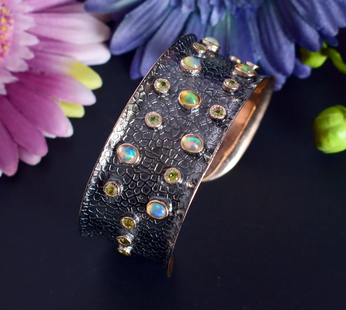 Brazalete de plata de ley 925 maciza de ópalo etíope y peridoto, fabulosa joya hecha a mano, regalo para ella, 8 inches, Gema, Ópalo etíope y peridoto