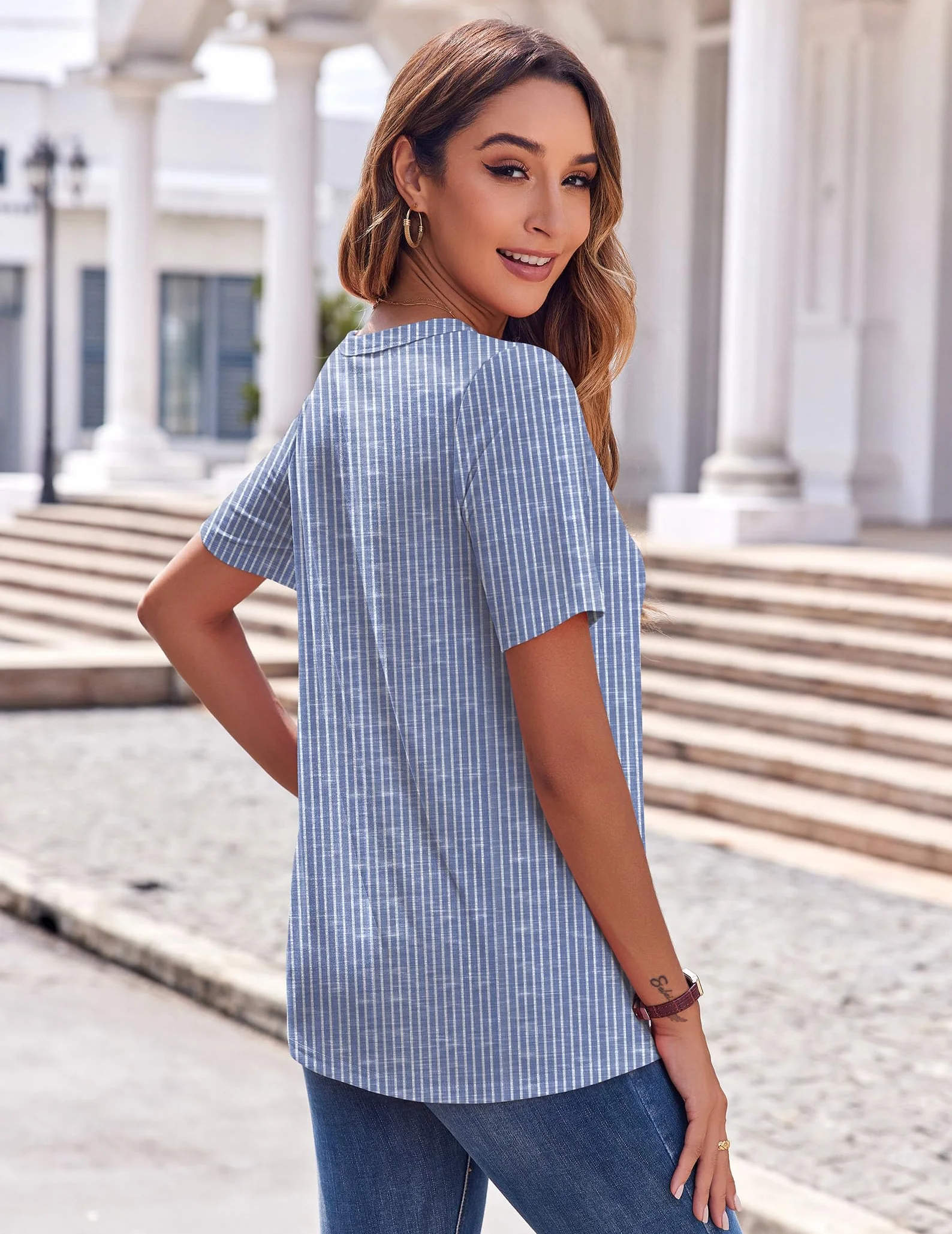 Zeagoo Camisetas Manga Corta Mujer Verano con Cuello V Blusas Moda Casual Túnica Camisa Elegante Basicas T-Shirt Ligero Elástica Tops S-XXL