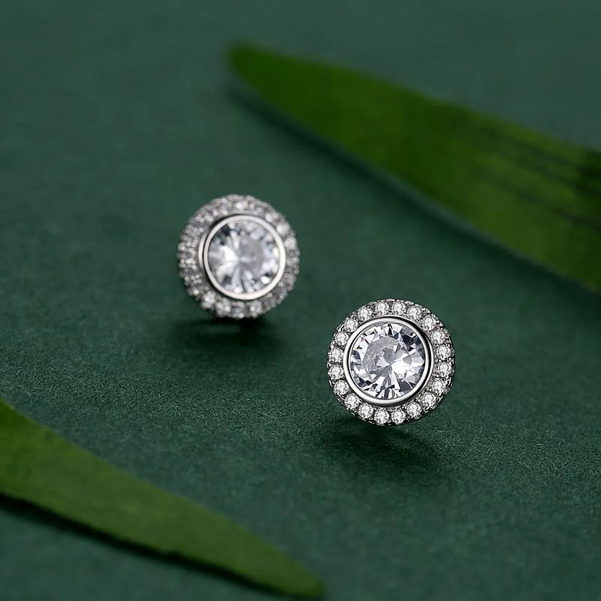 Pendientes de oro blanco Au750 con moissanita, lujosos pendientes de platino PT950