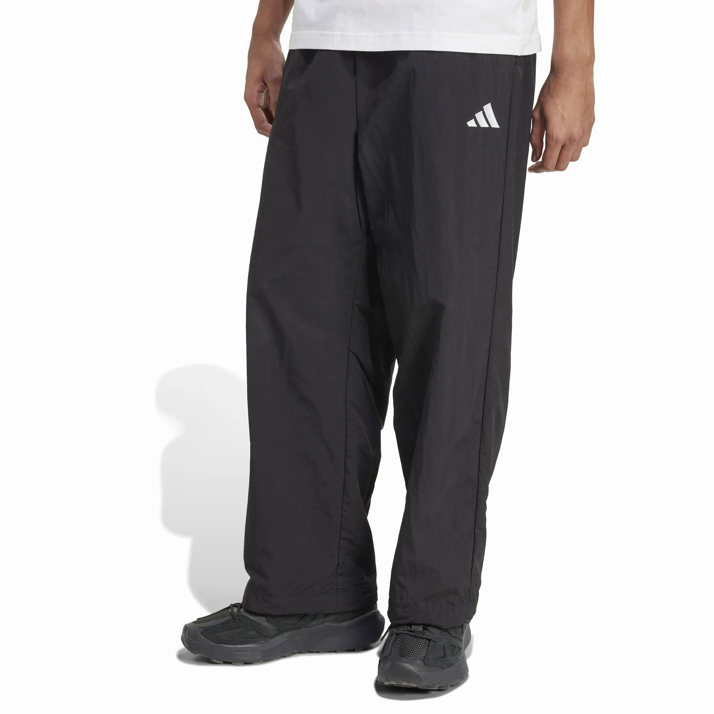 adidas Men's Pantalón técnico con Logotipo pequeño y Dobladillo Abierto Essential