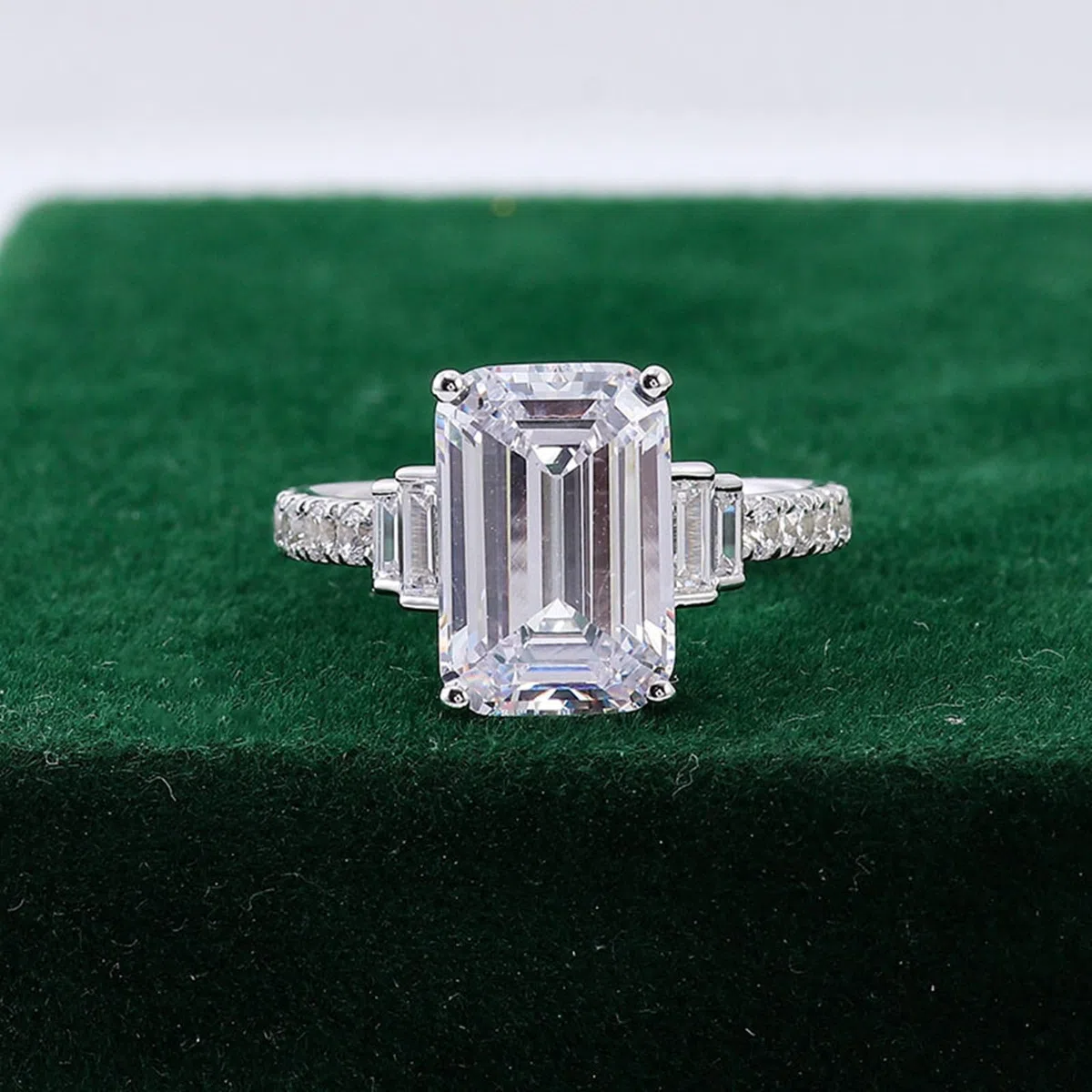 Anillos para mujer, anillos de lujo con moissanite rectangular de oro blanco de 14 quilates Regalos para novia