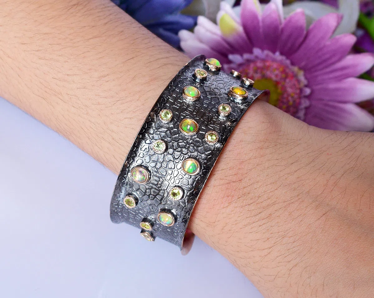 Brazalete de plata de ley 925 maciza de ópalo etíope y peridoto, fabulosa joya hecha a mano, regalo para ella, 8 inches, Gema, Ópalo etíope y peridoto