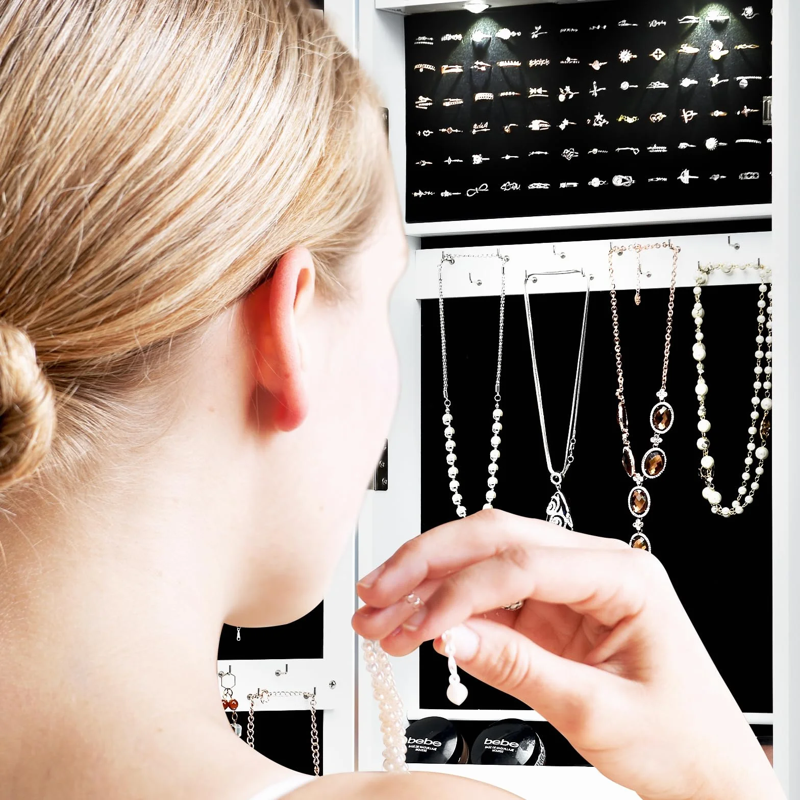 GOPLUS Armario Joyero, Espejo Joyero de Pared, con Luces LED y Cierre, llaves, Almacenamiento para Pendiente Collar, Organizador de Maquillaje con Espejo y 2 Cajones (Blanco, 108 x 37 x 9,5 cm)