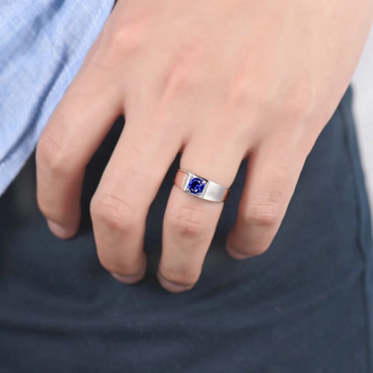 AMDXD Anillo de compromiso de oro blanco 750, 4 garras, anillo solitario ancho con zafiro azul de 0,95 ct, joyería regalo de cumpleaños para hombre