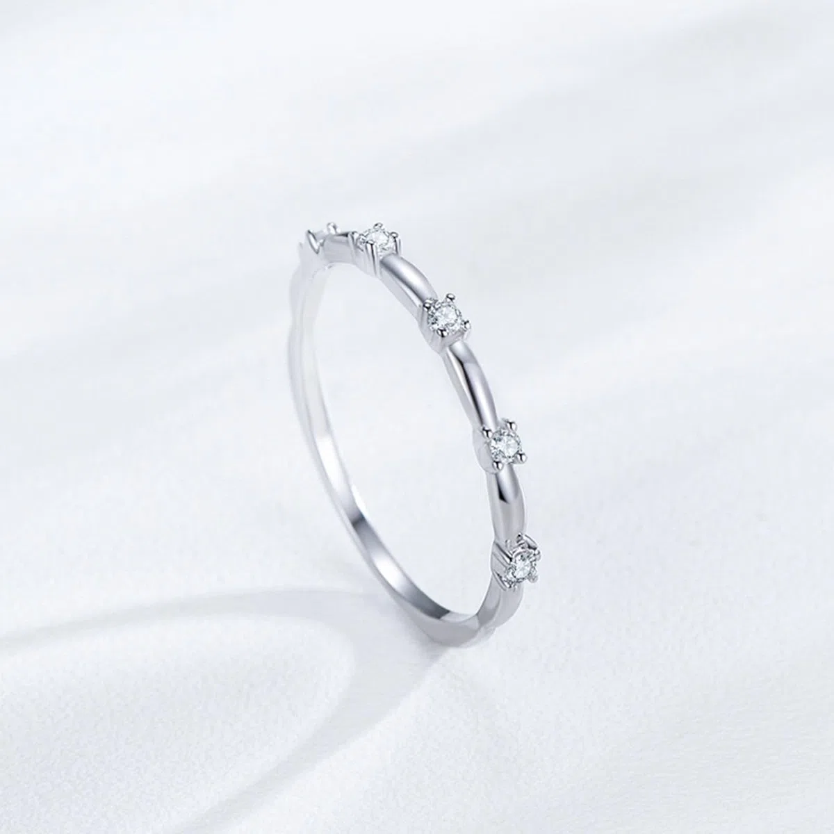 Anillos para mujer, diseño de fila apilable con diamantes redondos, regalos únicos para amigas y mujeres