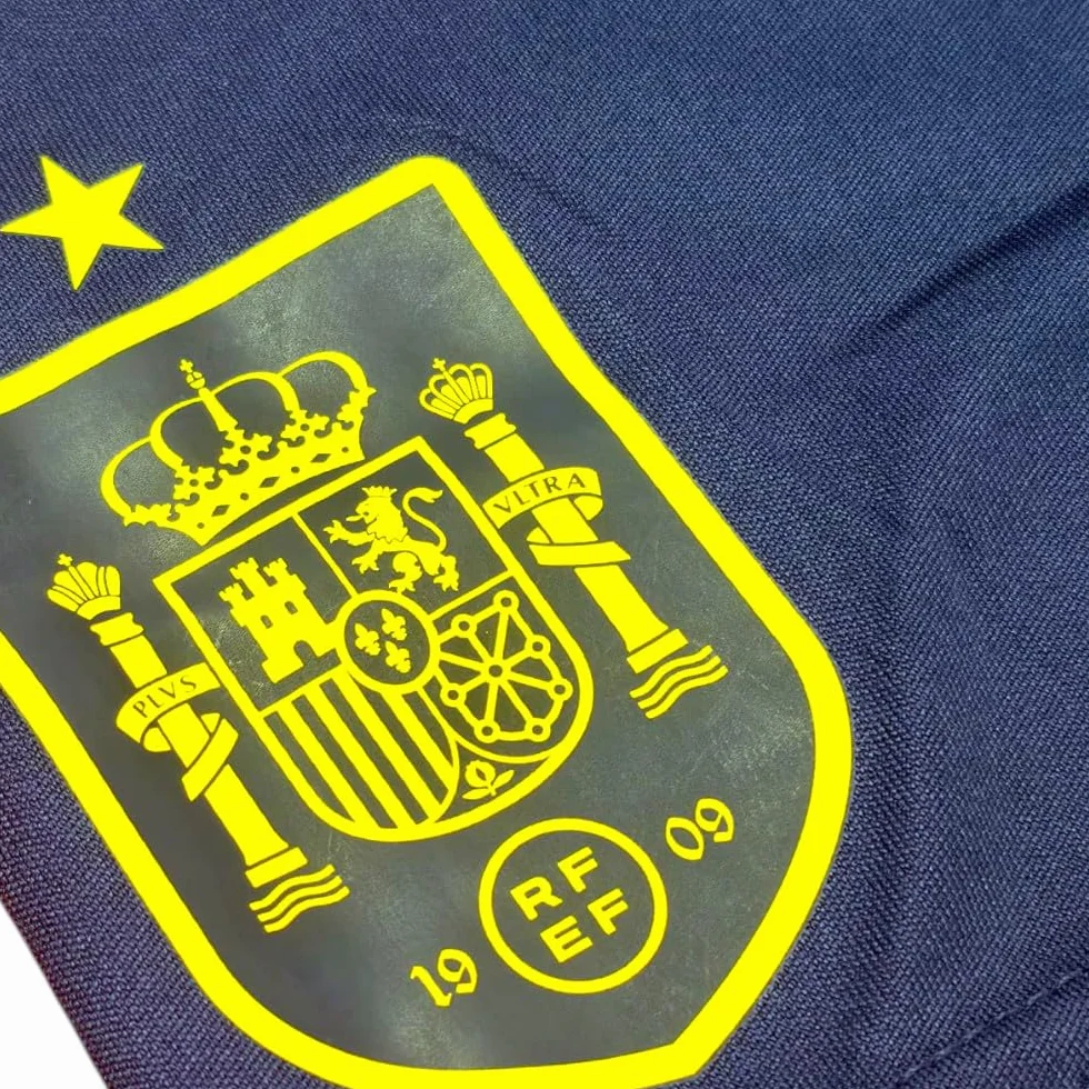 camiseta selección española mundial 2026-2028 replica oficial | Kit niño camiseta y pantalón | Unai Simón 23 | Roja | Equipación fútbol infantil | Cómoda y transpirable