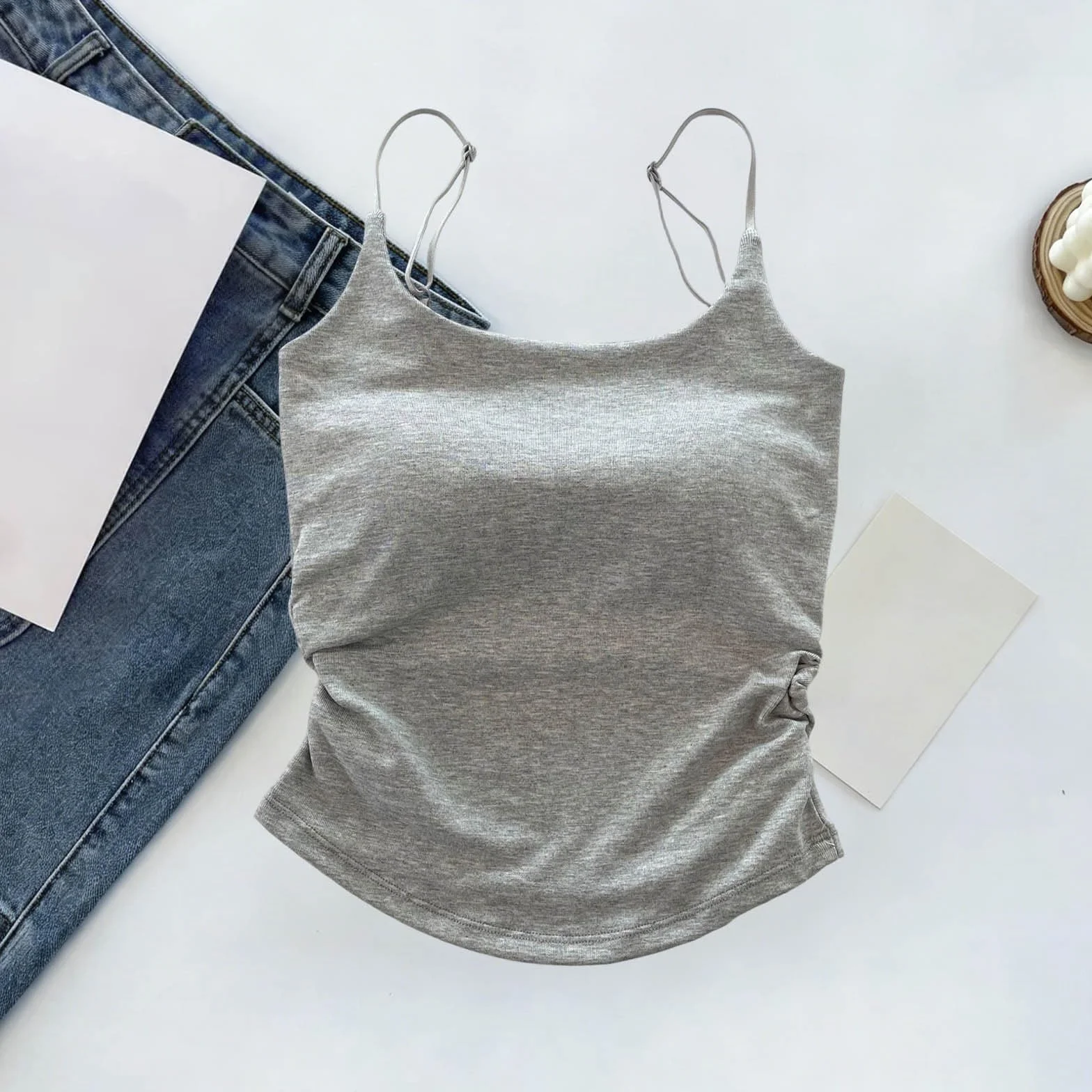 Camiseta de Tirantes Finos Mujer con Sujetador Incorporado Cuello Cuadrado Corto Ajustable