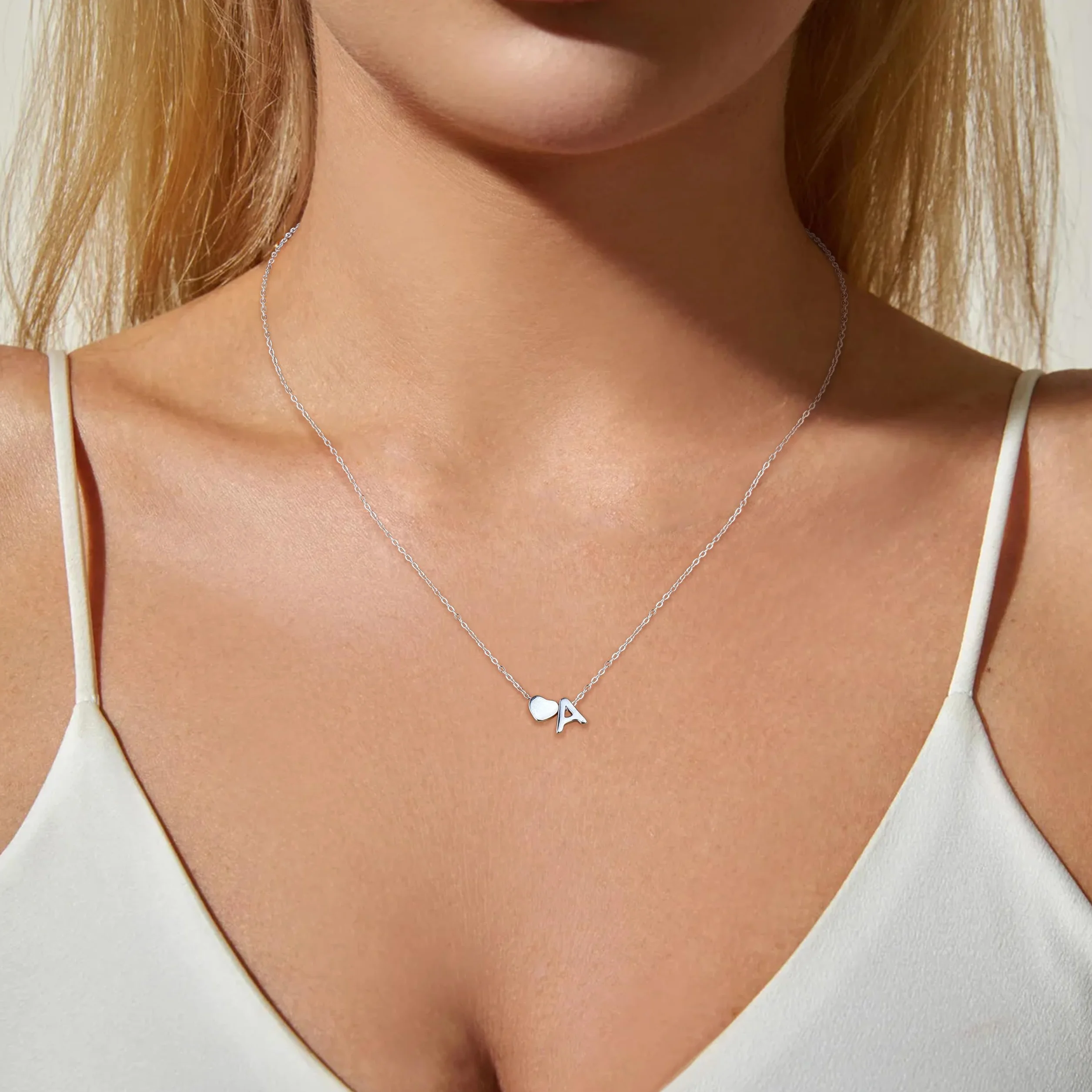 LOLIAS Personalizado Collar Inicial Corazón Plata Acero Inoxidable para Mujer