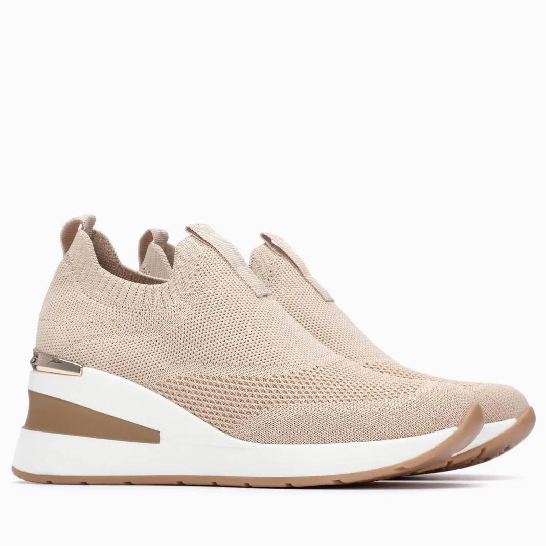 XTI - Zapatilla Mujer - Calzado Cómodo y Versátil - Moda Casual