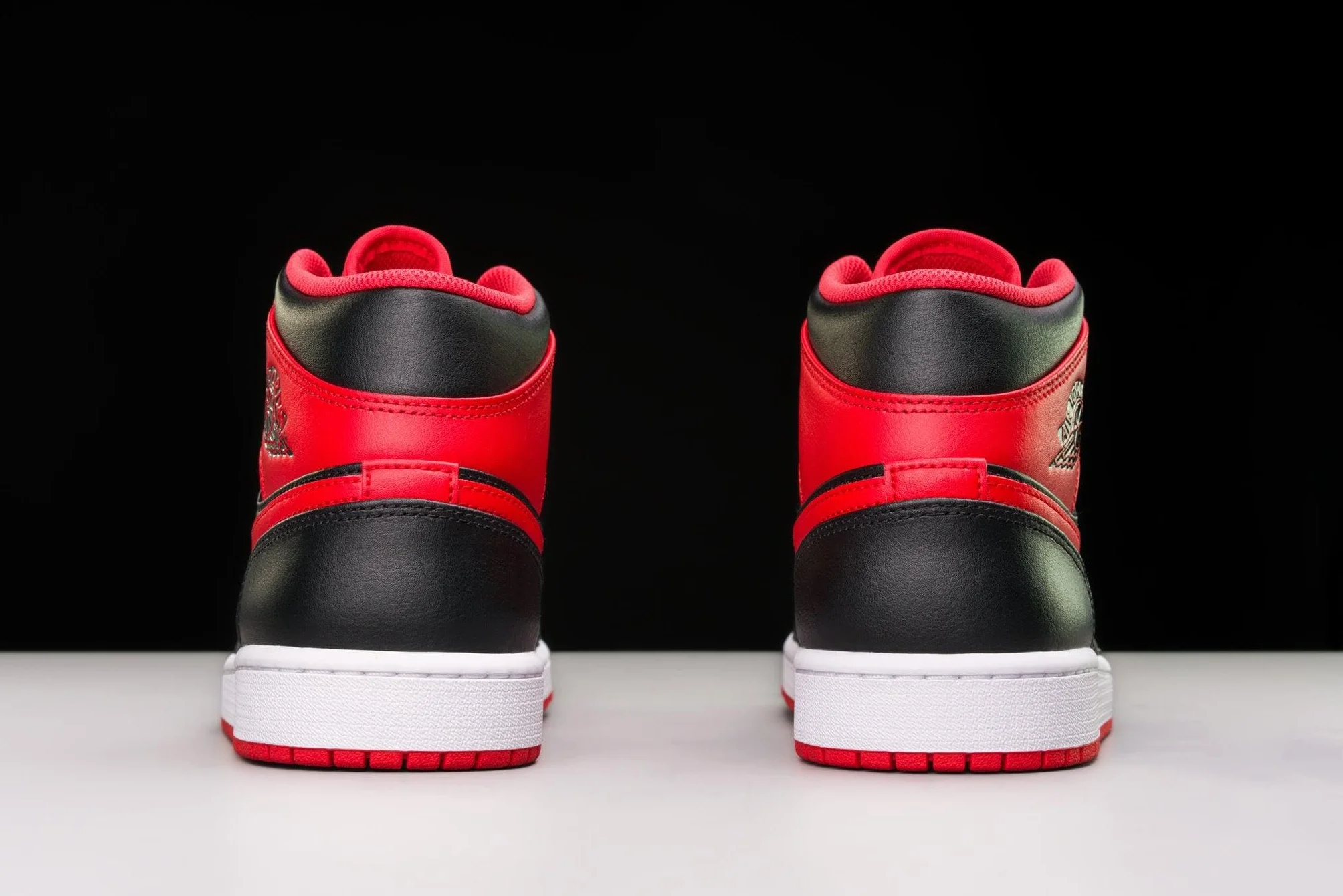 Buty Air Jordan 1 Mid Alternate Bred 2022 44
