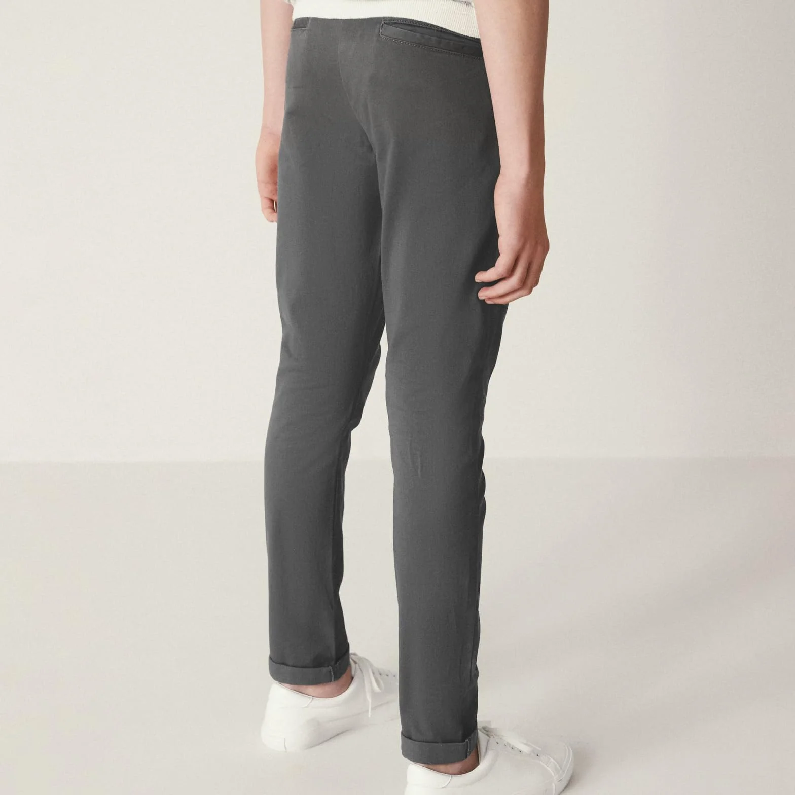 NEXT Niños Pantalones Chinos elásticos de Corte Pitillo