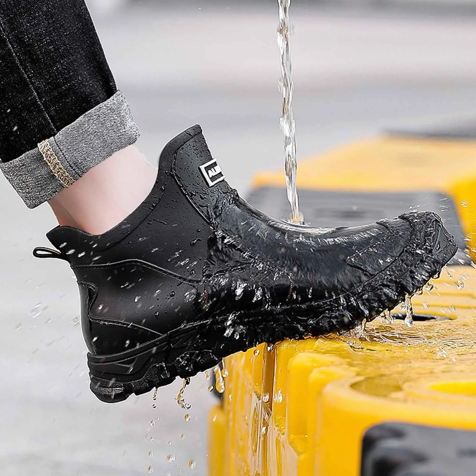 Genérico Suave y Ligero Botas de Agua Trabajo Hombre Impermeable Antideslizante Adecuado para Días Lluviosos y Ambientes Húmedos 38-46EU/2026