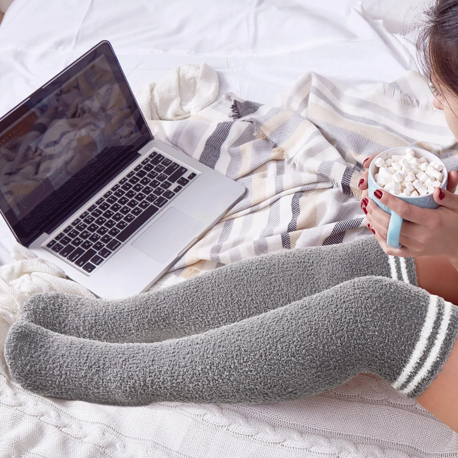Geyoga 5 pares de calcetines altos hasta el muslo para mujer, calcetines mullidos, cálidos, gruesos, cómodos, suaves, mullidos, acogedores, calcetines de felpa de invierno para mujeres y hombres, ropa