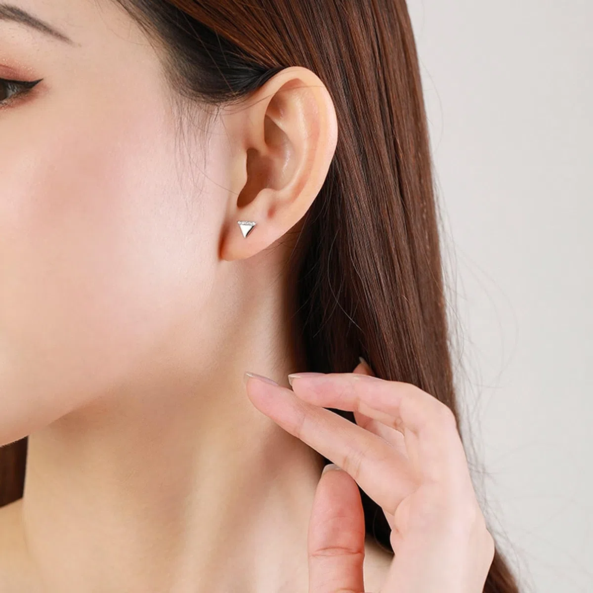 Pendientes de oro blanco de 18 quilates con moissanita, triángulo PT950, pendientes de platino