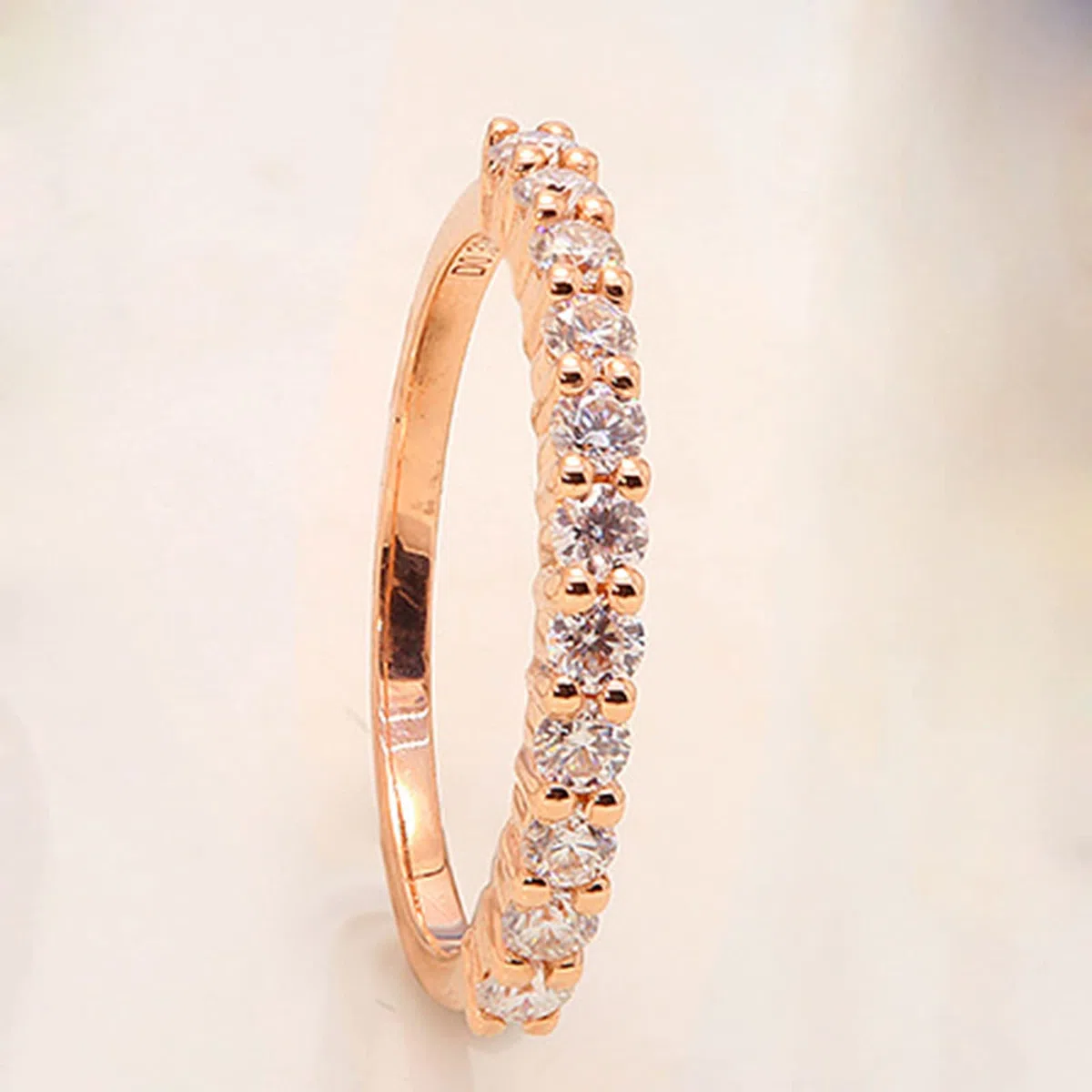 KnBoB Anillo de oro rosa de 14 quilates/18 quilates, apilable, 0,03 ct