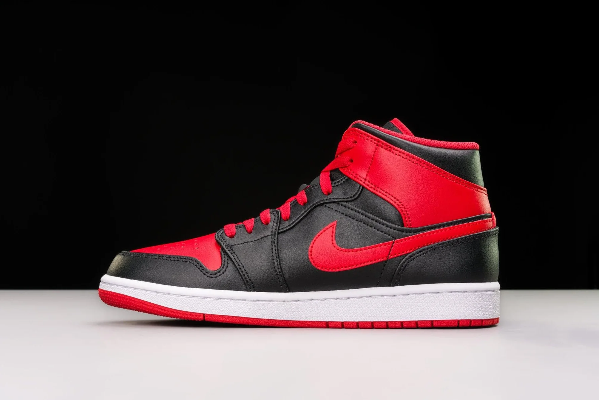 Buty Air Jordan 1 Mid Alternate Bred 2022 44