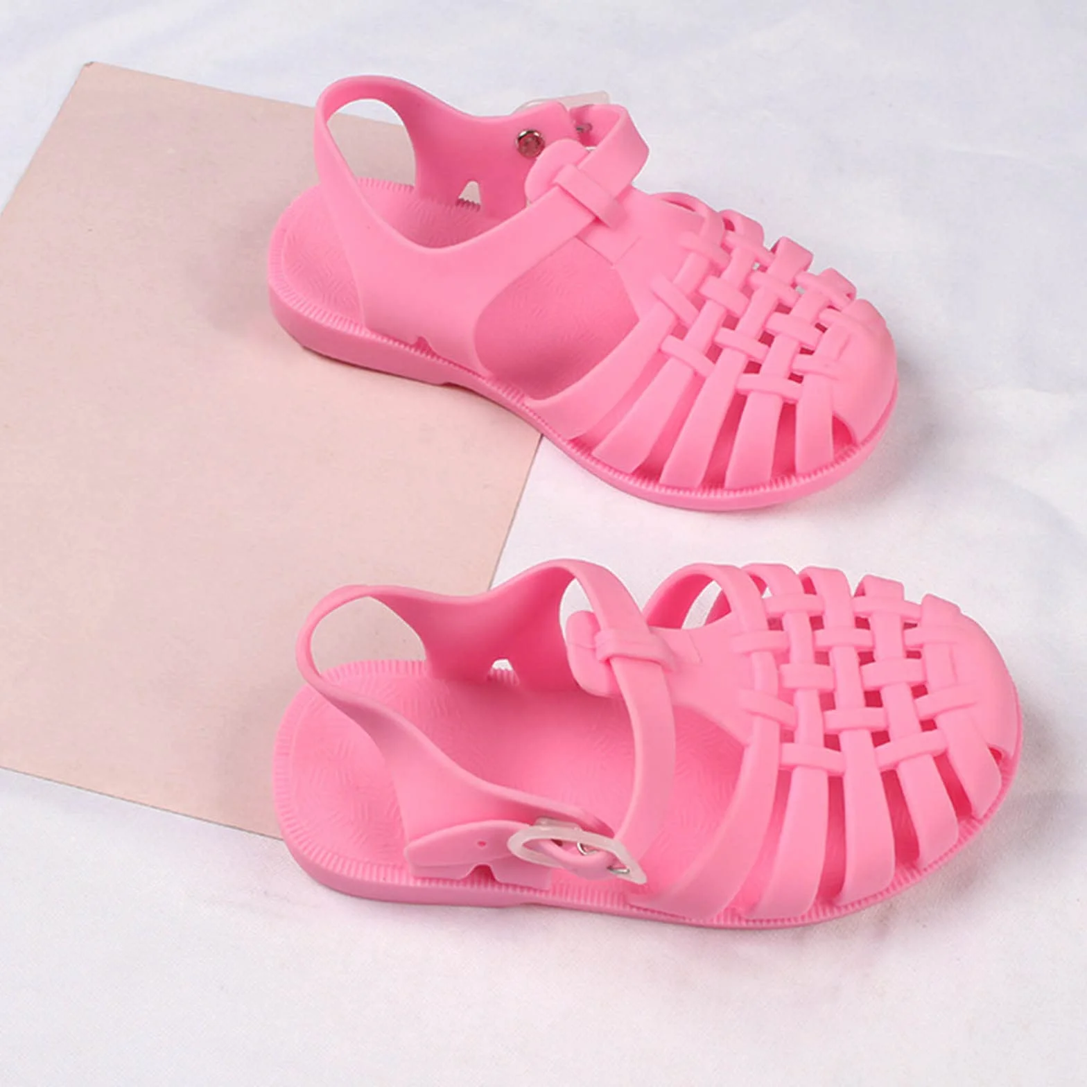 HAOLEI 2025 Cangrejeras Niña,Sandalias Niña Verano Casual Sandalia de Punta Cerrada con Hebilla Ajustable Cómodas Antideslizante Zapato Planas con Suela Suave Ligero Transpirable Chanclas Niño