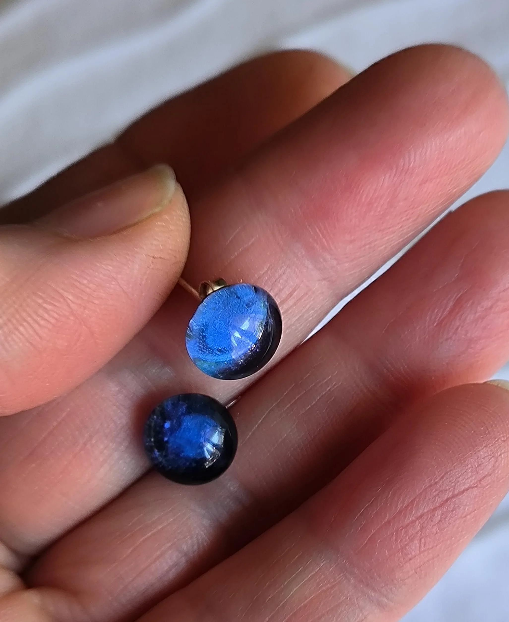 Pendientes de vidrio artesanal azul transparente