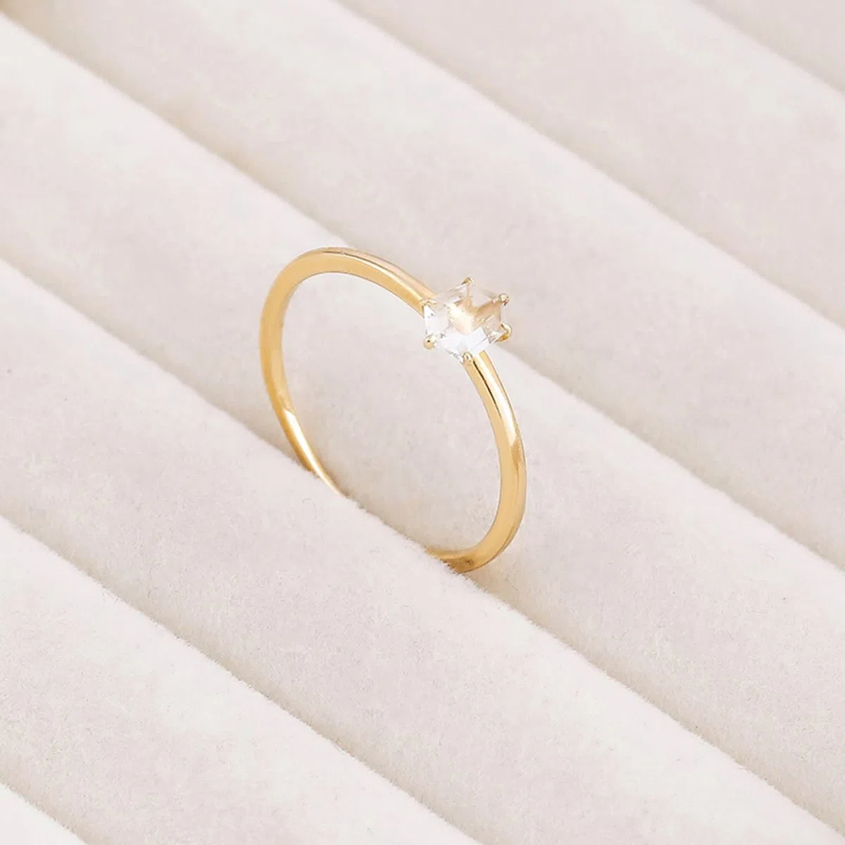 Beydodo Anillo de Matrimonio Oro para Mujer 9 14 18Kilates con Irregular Solitario con Cristal, Anillos de Mujer Alianzas Oro