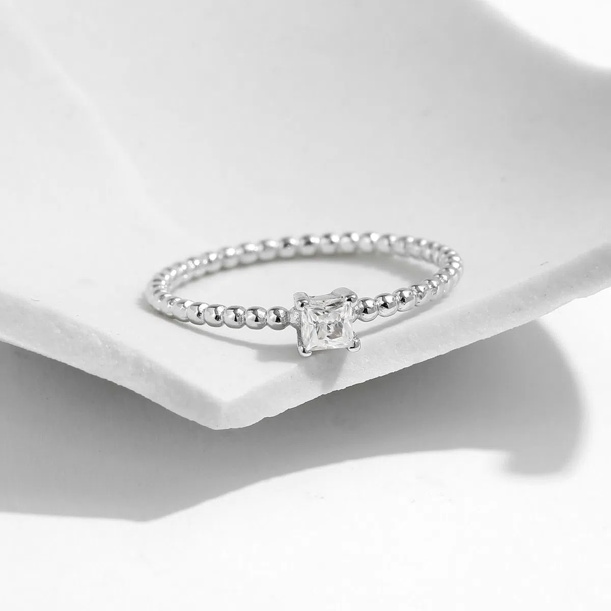 Anillo nupcial para mujer, anillo de compromiso de oro blanco 9 K/14 K, redondo con moissanita blanca cuadrada