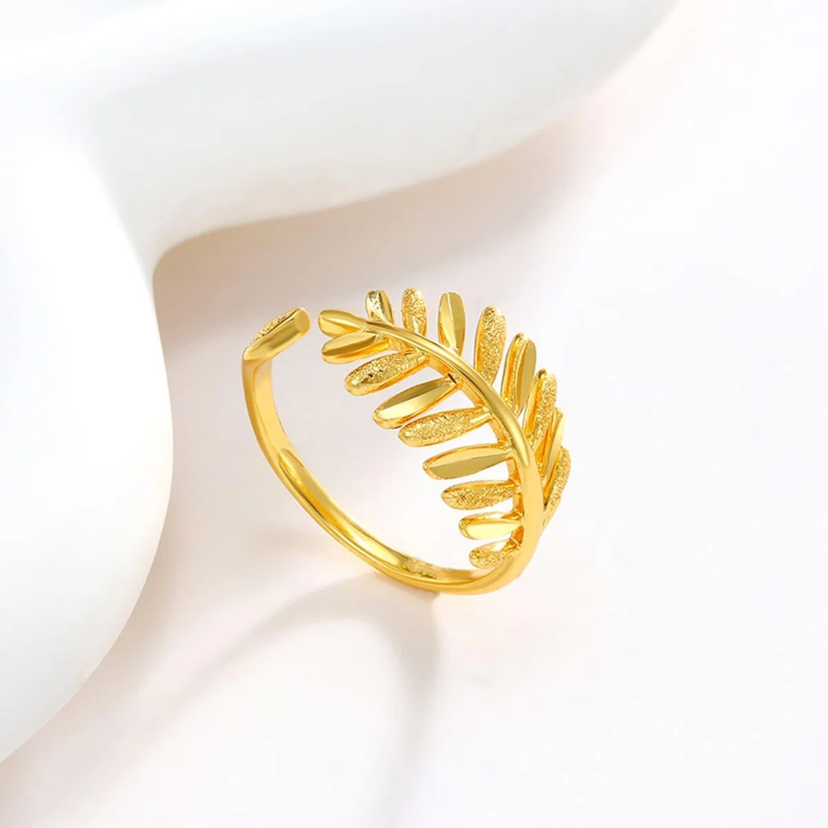 Anillo de boda de oro blanco de 9 K/14 K/18 K con moissanita, hoja abierta