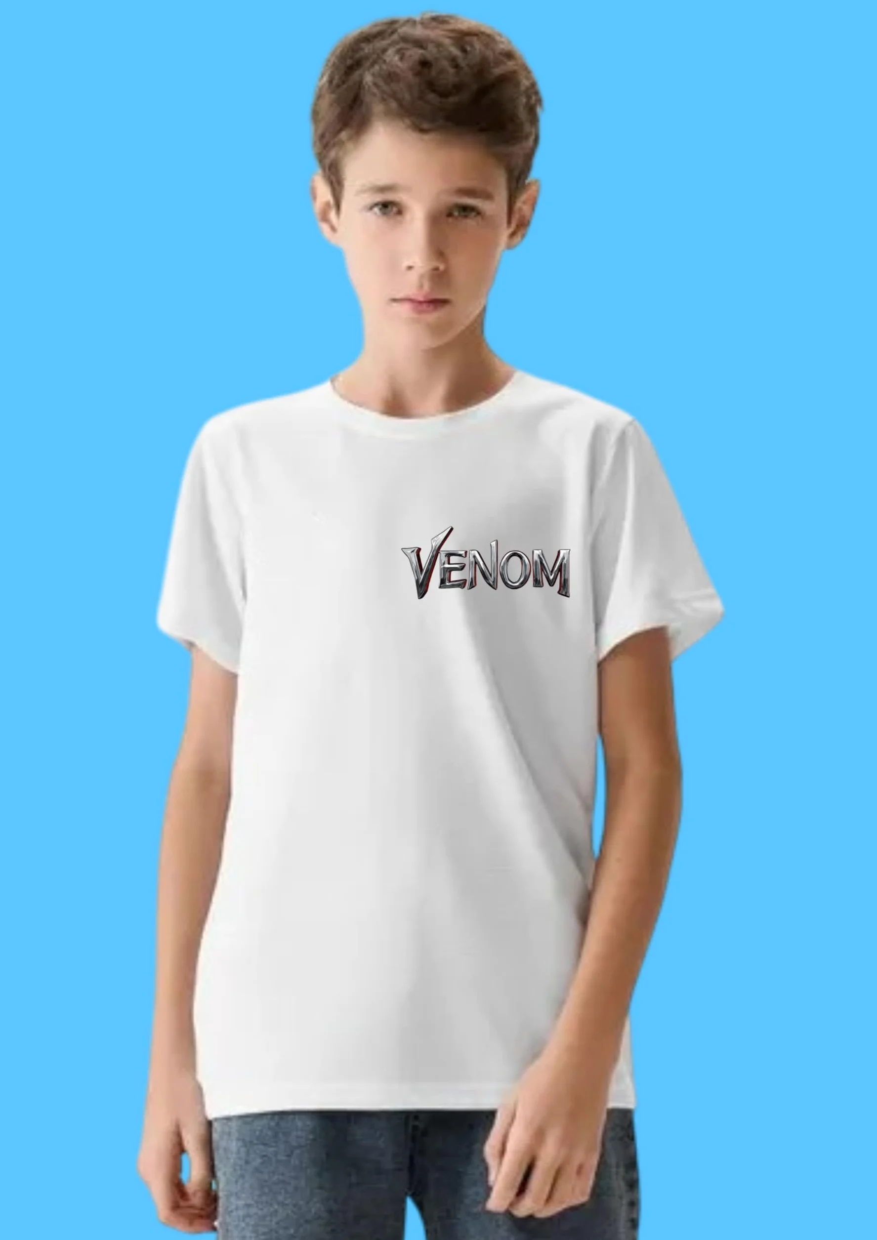Uniplanet Store Camiseta de mezcla de algodón blanco para niños, cuello redondo, media manga, ajuste regular con estampado Venom Anime en la espalda, elegante camiseta casual para jóvenes fanáticos