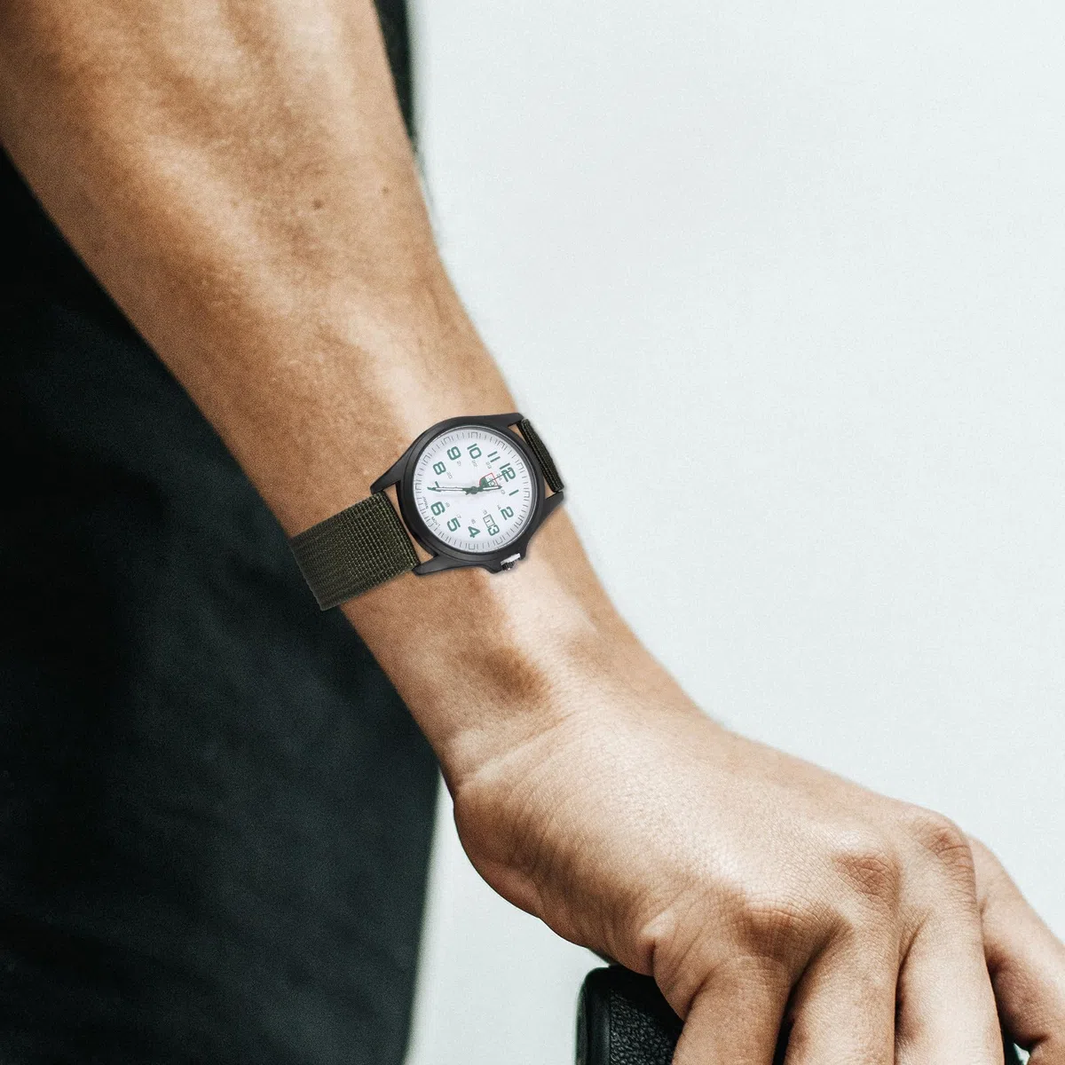 Lurrose Reloj Calendario y Diseño Creativo de Cuarzo para Hombre Correa de Nylon Verde Elegante y Resistente para Uso Deportivo Diario