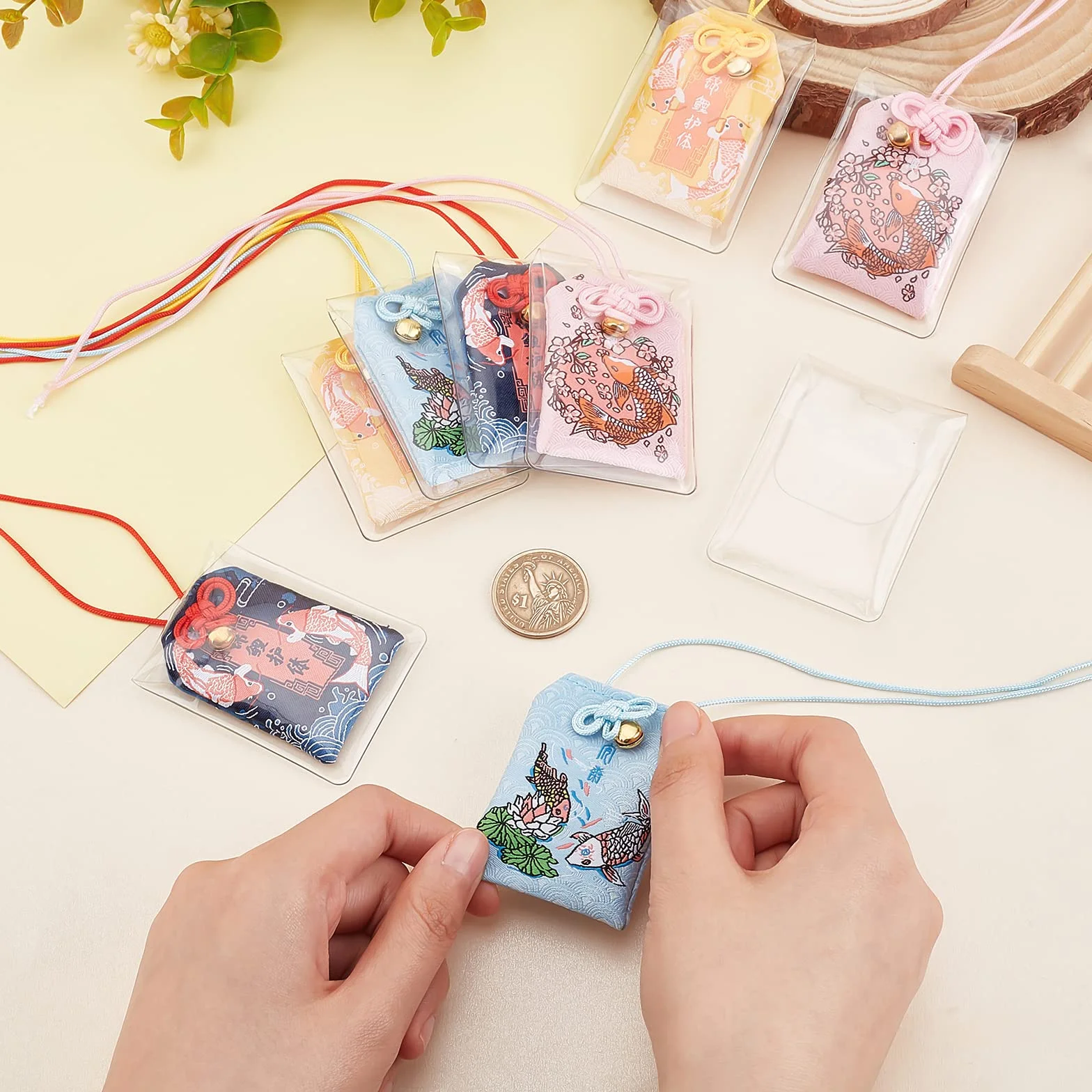 WEBEEDY Japonés Omamori Amuleto Colgantes Bolsita